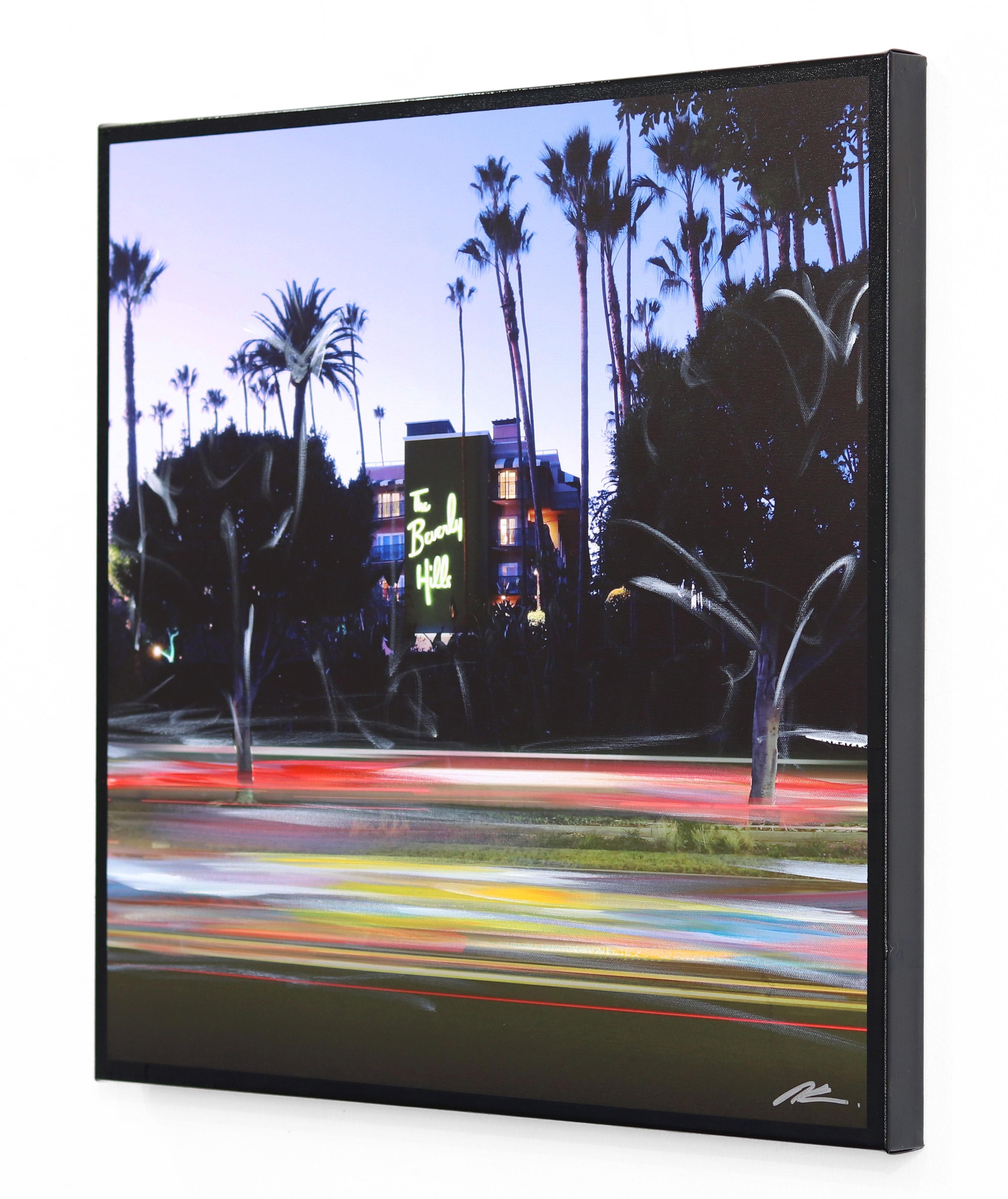 Flash néon de Beverly Hills  -  Peinture originale de paysage urbain - Noir Landscape Photograph par Pete Kasprzak