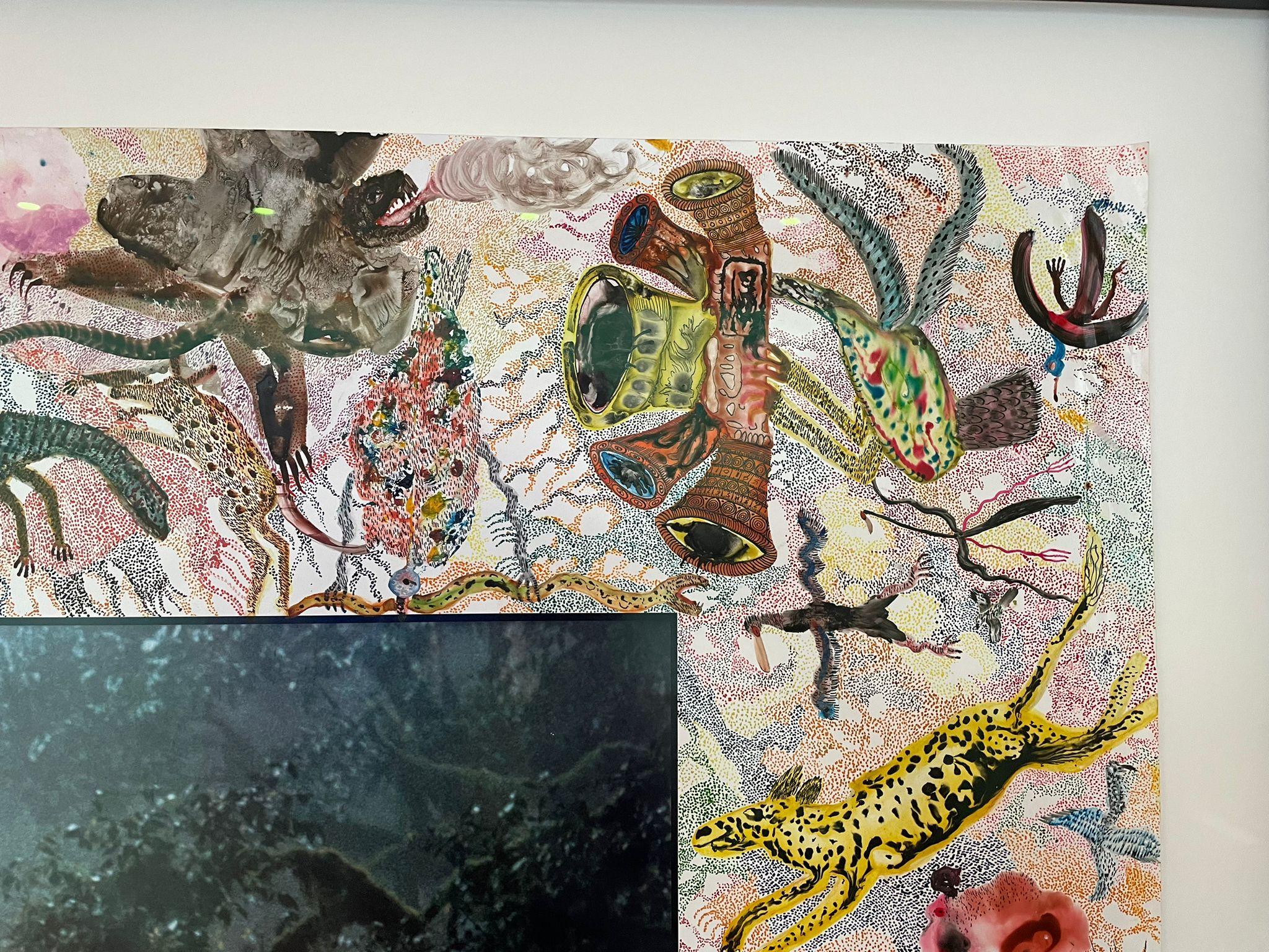 Elui mit Weltrekord-Stoßzahn einer Elefantenkuh, 47 Pfund, Marsabit Forest, Kenia - Kunst (Grau), Animal Art, von Peter Beard