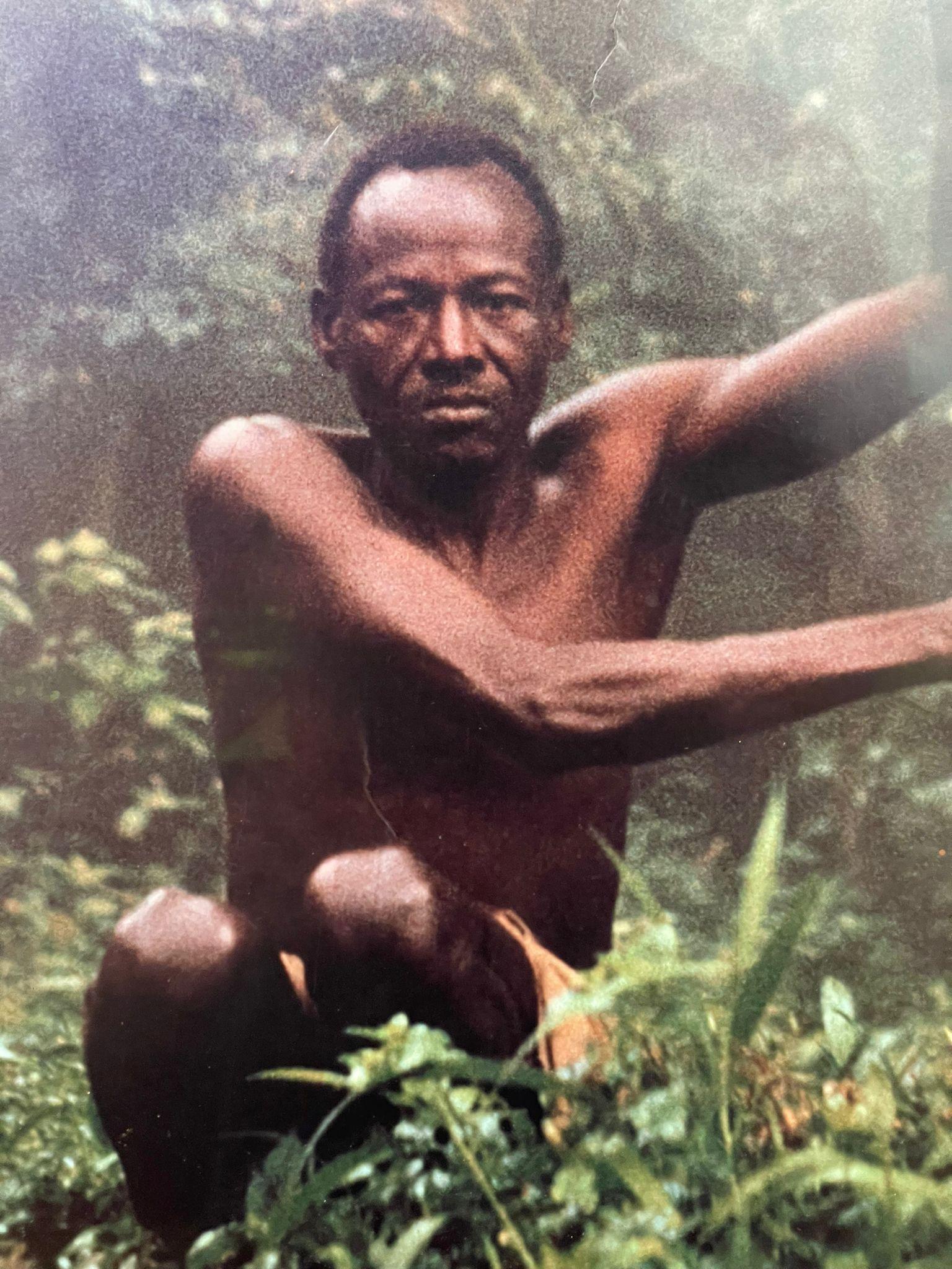 Elui mit Weltrekord-Stoßzahn einer Elefantenkuh, 47 Pfund, Marsabit Forest, Kenia - Kunst im Angebot 4