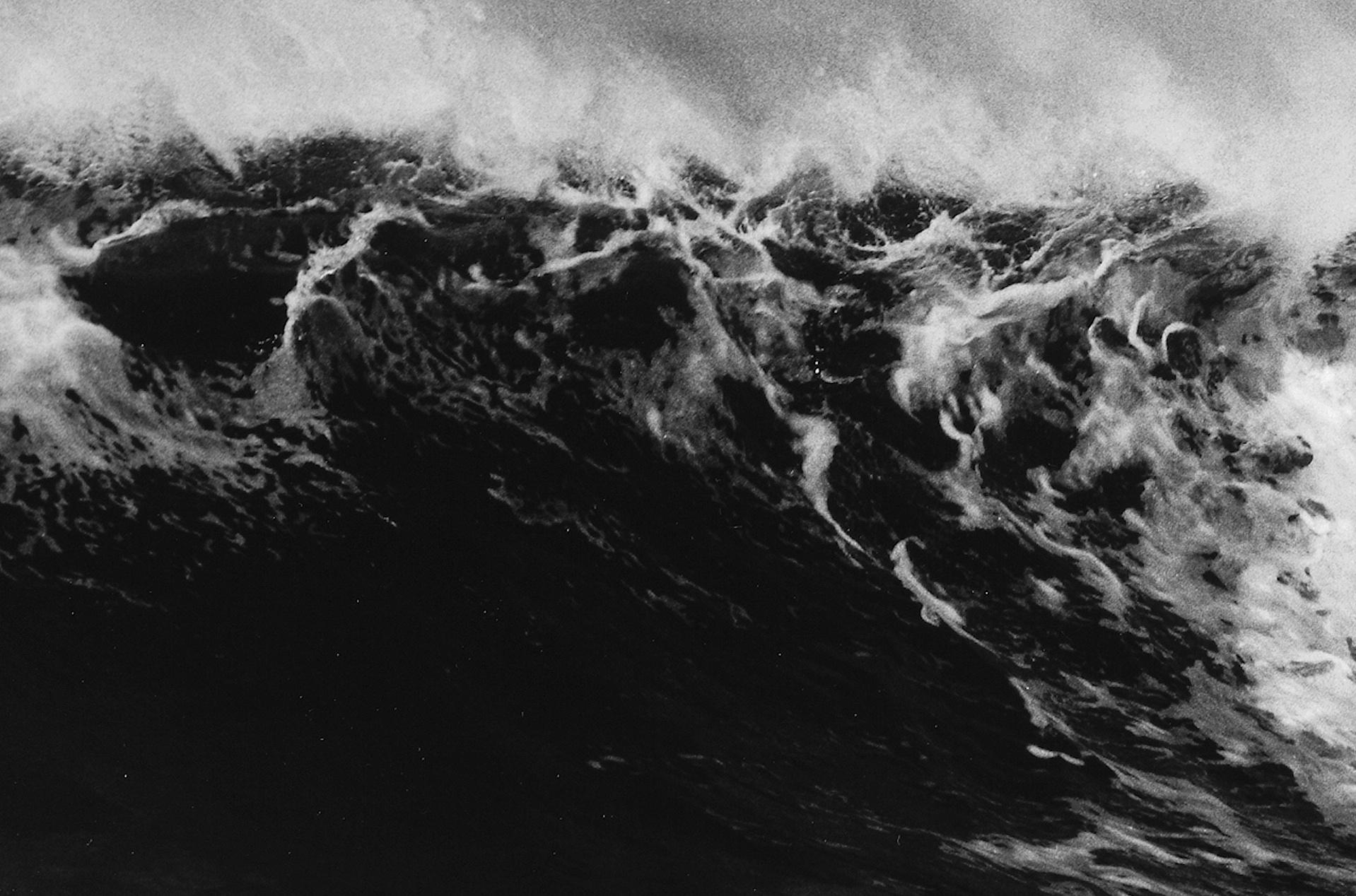 Anthony FRIEDKIN (*1949, America)
Palomino Wave, Carmel, California, U.S.A., 2004
Silver Gelatin Print, later print
40.6 x 50.8 cm (16 x 20 in.)
Edition of 25, Ed. no. 8/25
Print only

Born 1949 in Los Angeles, USA, Friedkin currently lives and