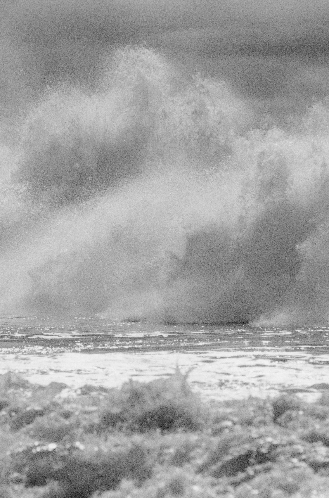 Anthony FRIEDKIN (*1949, America)
Powder Wave, Jalama Beach, Santa Barbara, California, U.S.A., 2008
Silver Gelatin Print, later print
40.6 x 50.8 cm (16 x 20 in.)
Edition of 25, Ed. no. 8/25
Print only

Born 1949 in Los Angeles, USA, Friedkin