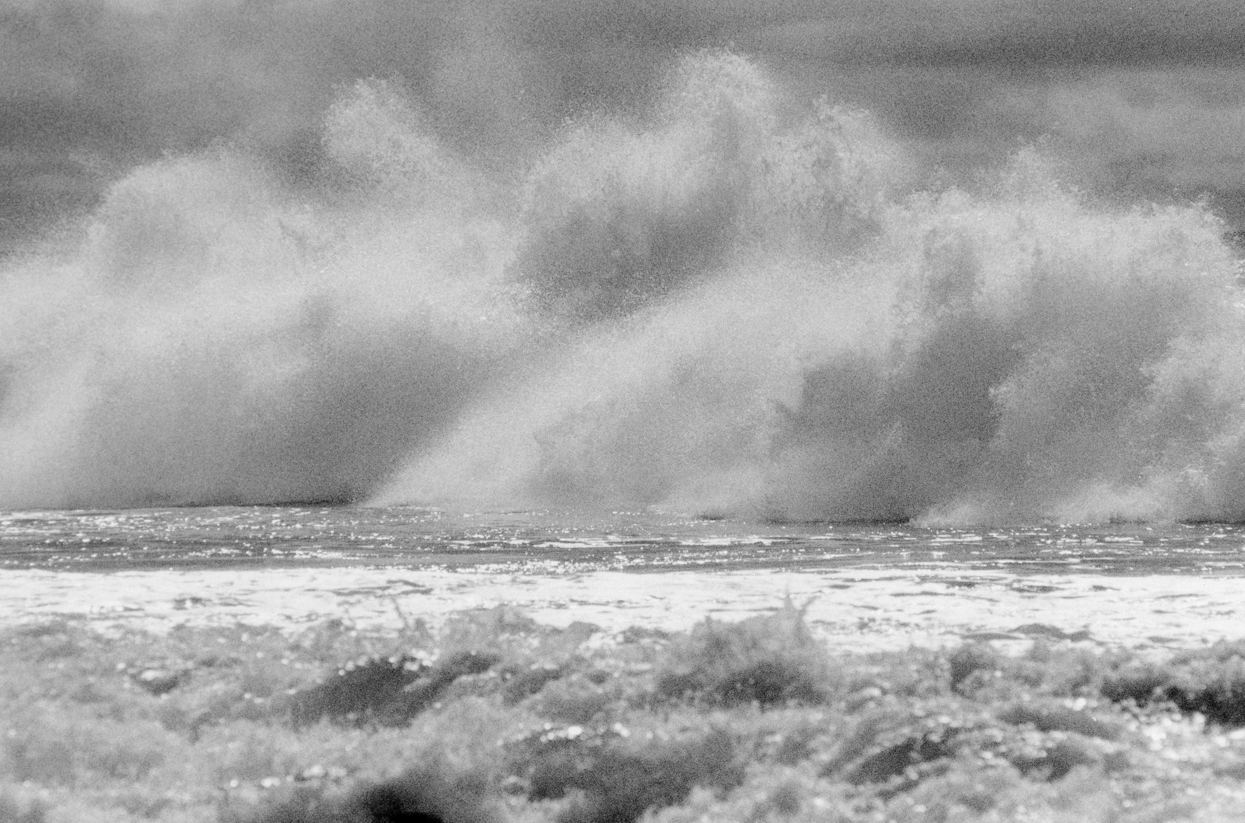 Powder Wave, Jalama Beach, Santa Barbara, Kalifornien, U.S.A. Anthony Friedkin im Angebot 4