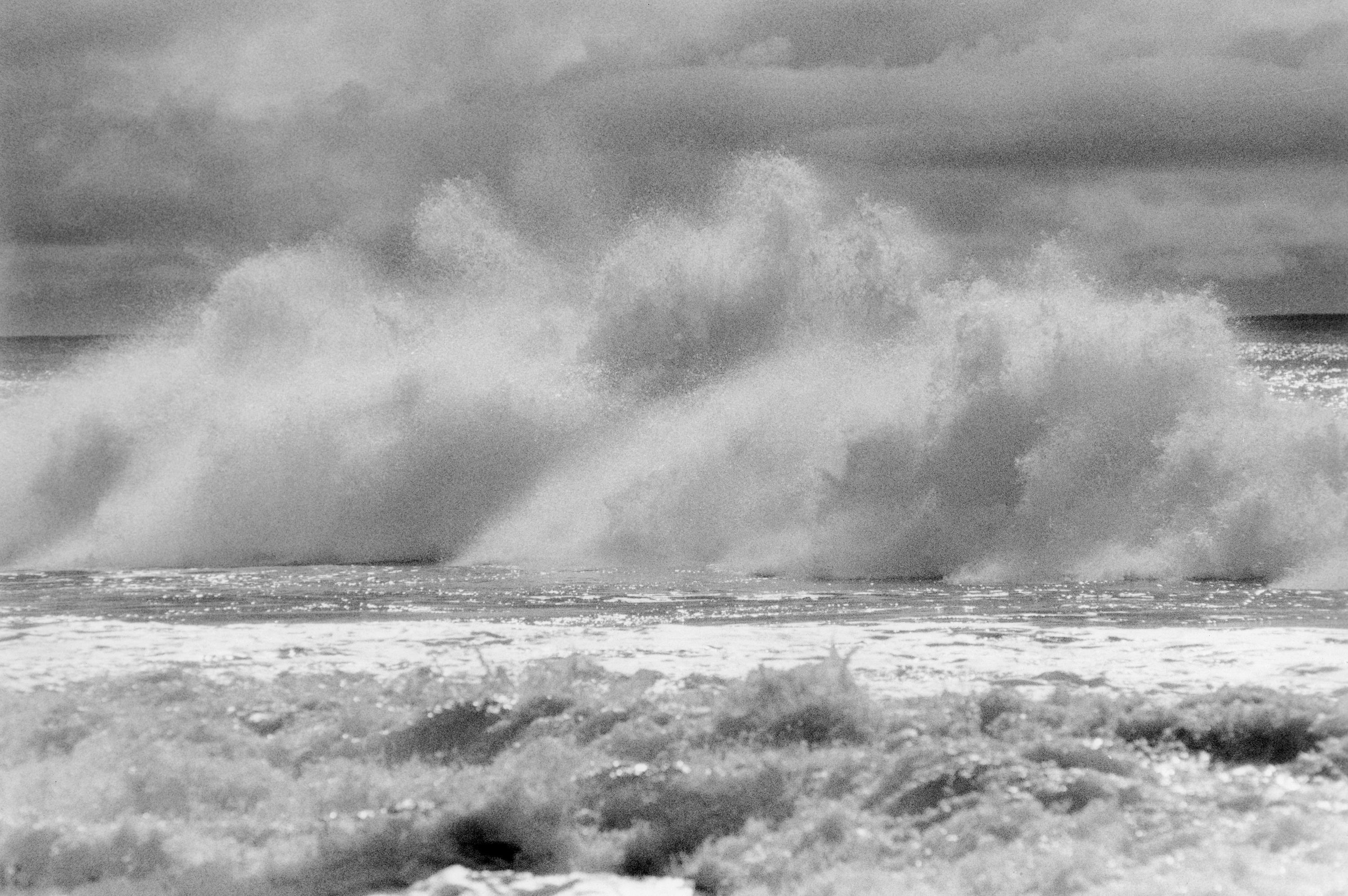 Anthony FRIEDKIN (*1949, Amerika)
Powder Wave, Jalama Beach, Santa Barbara, Kalifornien, U.S.A., 2008
Silbergelatineabzug, späterer Druck
40.6 x 50,8 cm (16 x 20 in.)
Auflage von 25, Ed. Nr. 8/25
Nur drucken

Friedkin wurde 1949 in Los Angeles (USA)