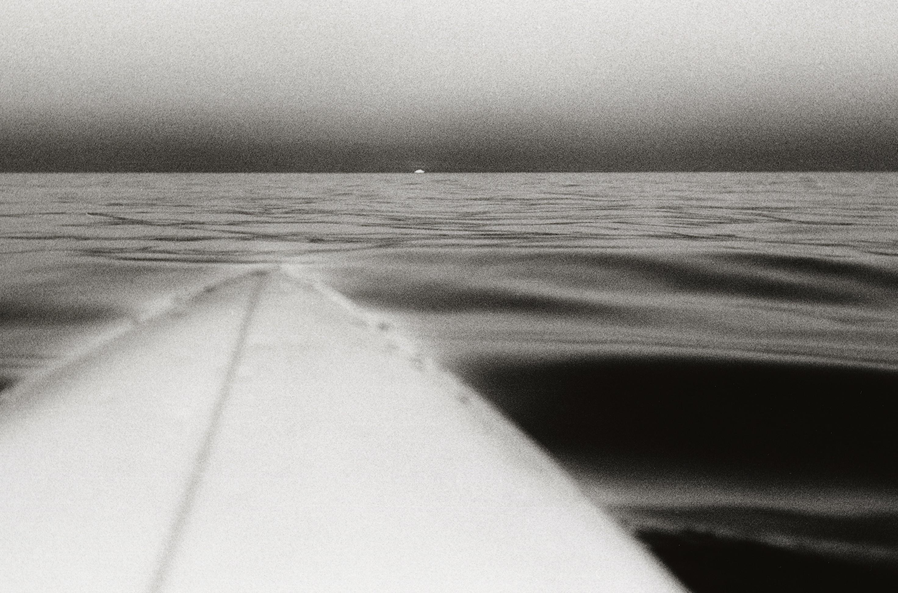 Surfboard with Setting Sun, Santa Monica, Californie, Anthony Friedkin, États-Unis en vente 2