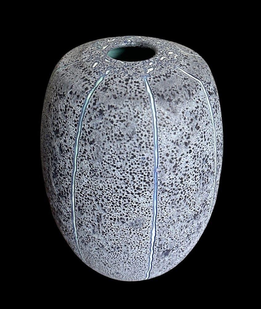 PB 34
Peter Beard Vase with an Inverted Rim with a textured glaze
2024
25cm high, 15cm wide