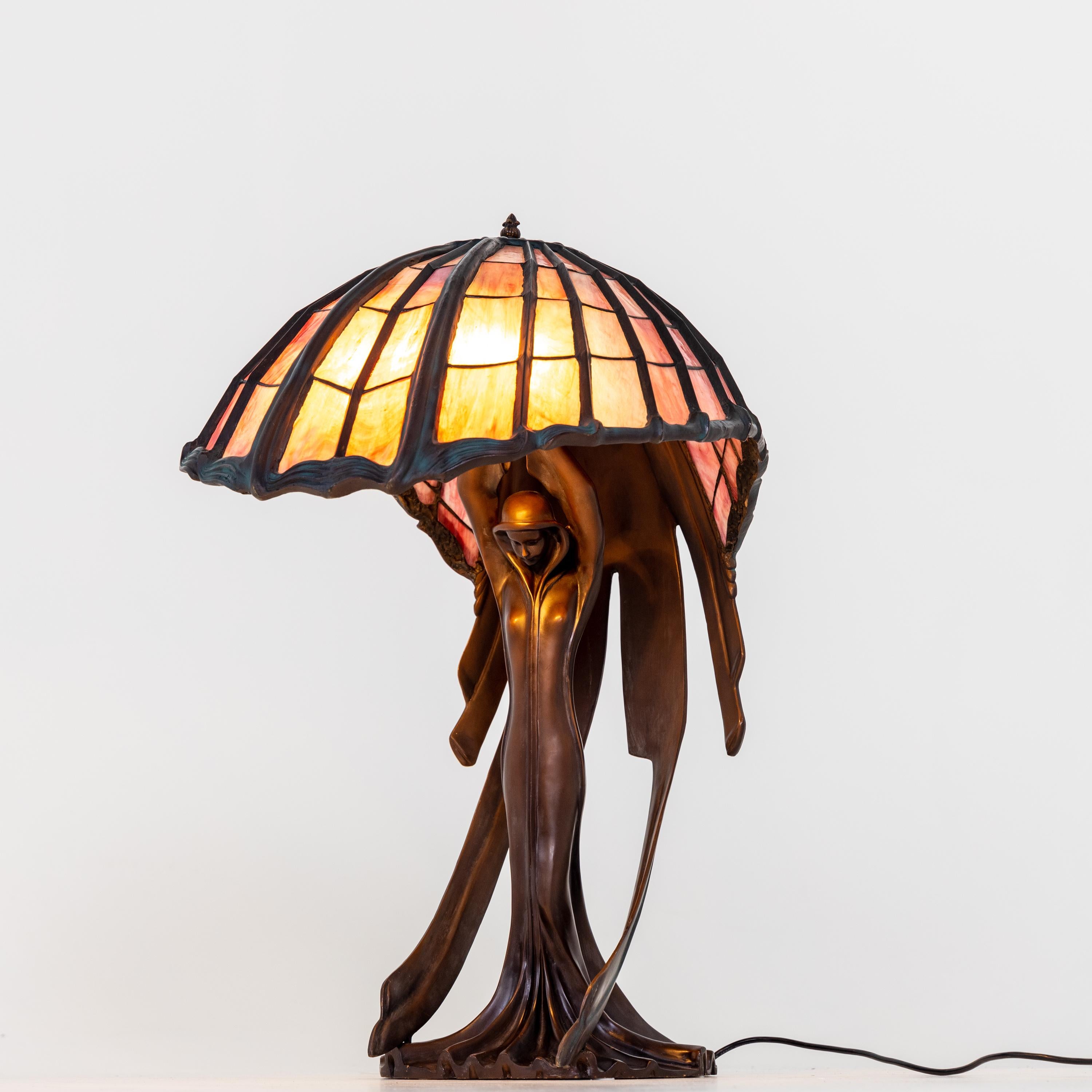 Jugendstil Lampe de table Flying Lady de Peter Behrens:: style Tiffany:: 2e moitié du 20e siècle