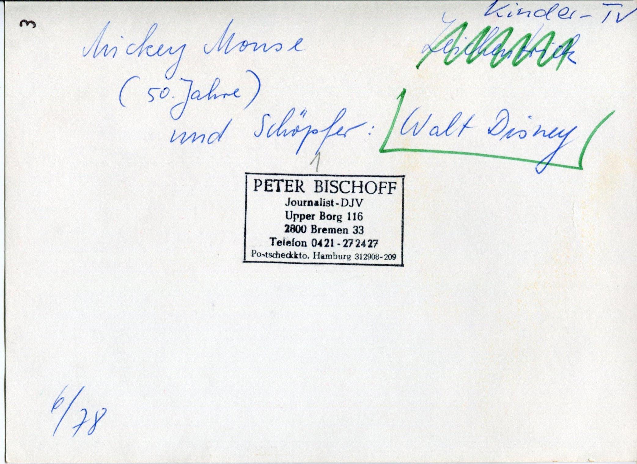 Walter „Walt“ Disney  - Convolute of 7 Original Press Fotos aus der Presse – Photograph von Peter Bischoff
