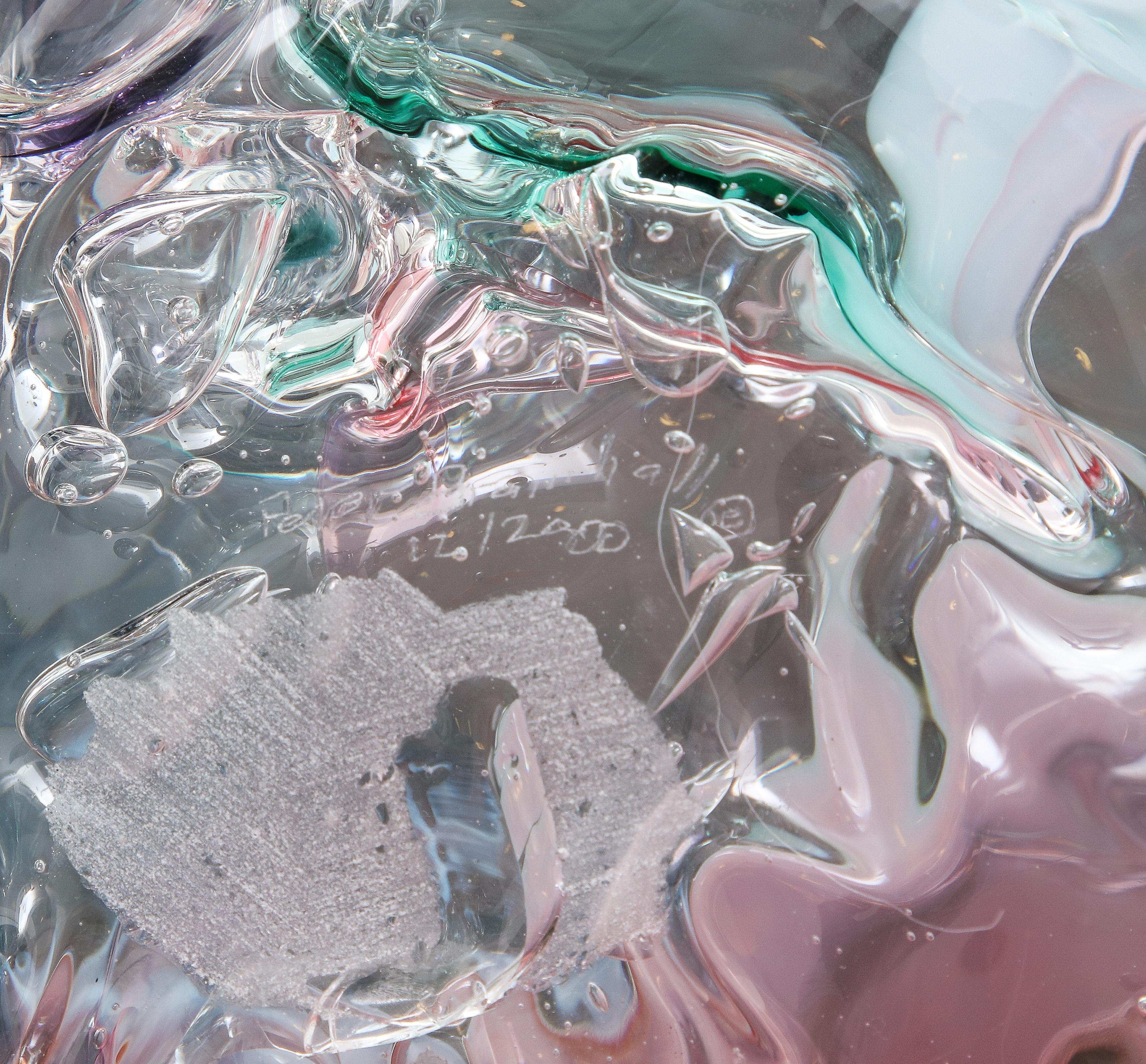 Sculpture d'orbe en verre de Peter Bramhall en vente 4