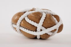 Bound Heart de Peter Brooke-Ball - Escultura de cuerda y madera de roble, abstracta, con sentido