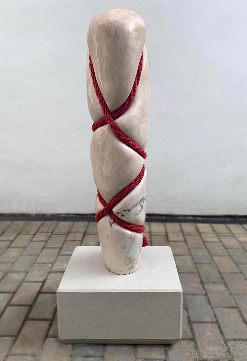 Portuguese rosa marble, rope and copper on Portland limestone, 105 cm × 38 cm × 40 cm.
The above dimensions include the base, which is attached. 
Dimensions of the base: H 20 x L 38 x D 40 cm
Unique work delivered with a certificate of authenticity.