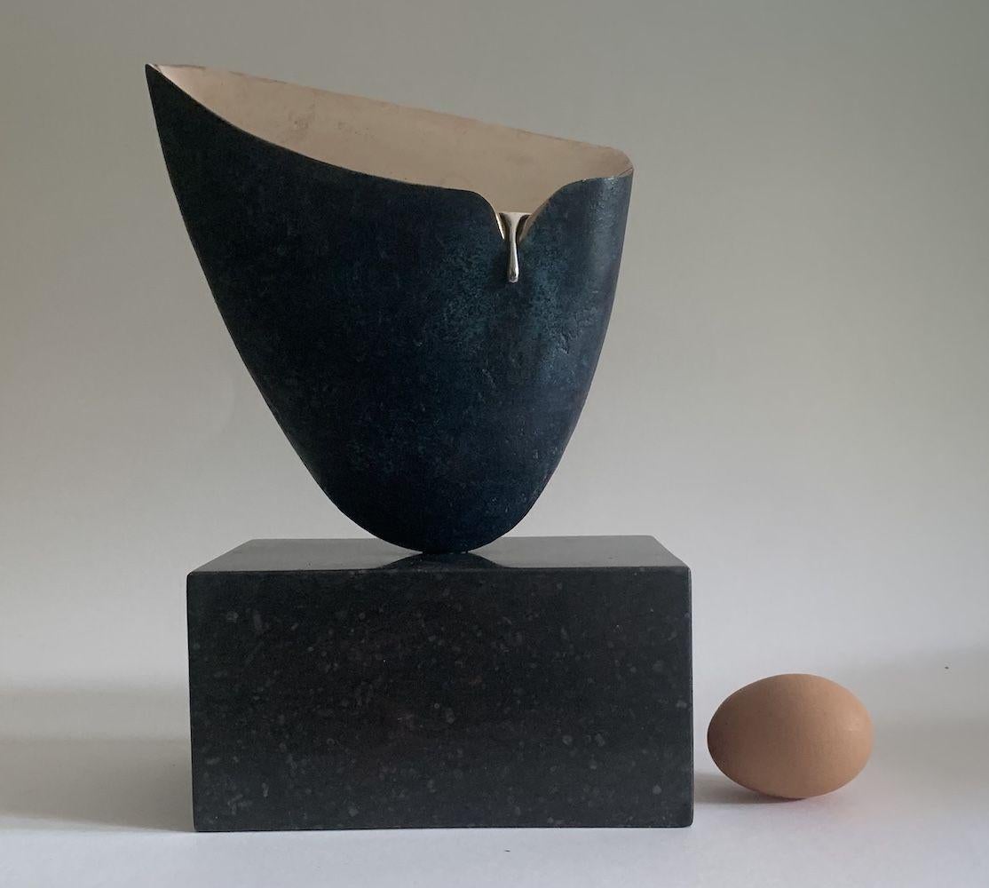 Slip von Peter Brooke-Ball – abstrakte Skulptur, Bronze, Silber im Angebot 4