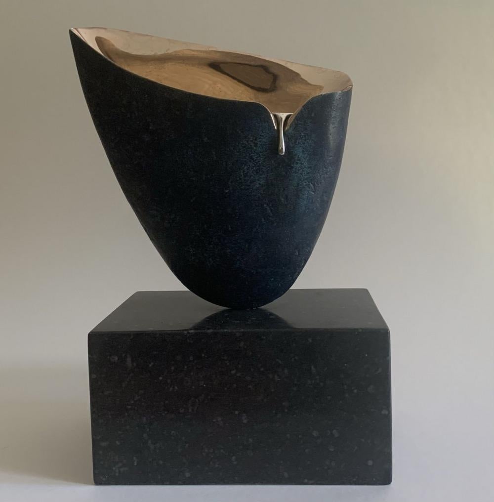Slip de Peter Brooke-Ball - sculpture abstraite, bronze, argent