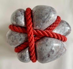 Squeeze de Peter Brook and Ball - Sculpture abstraite en marbre