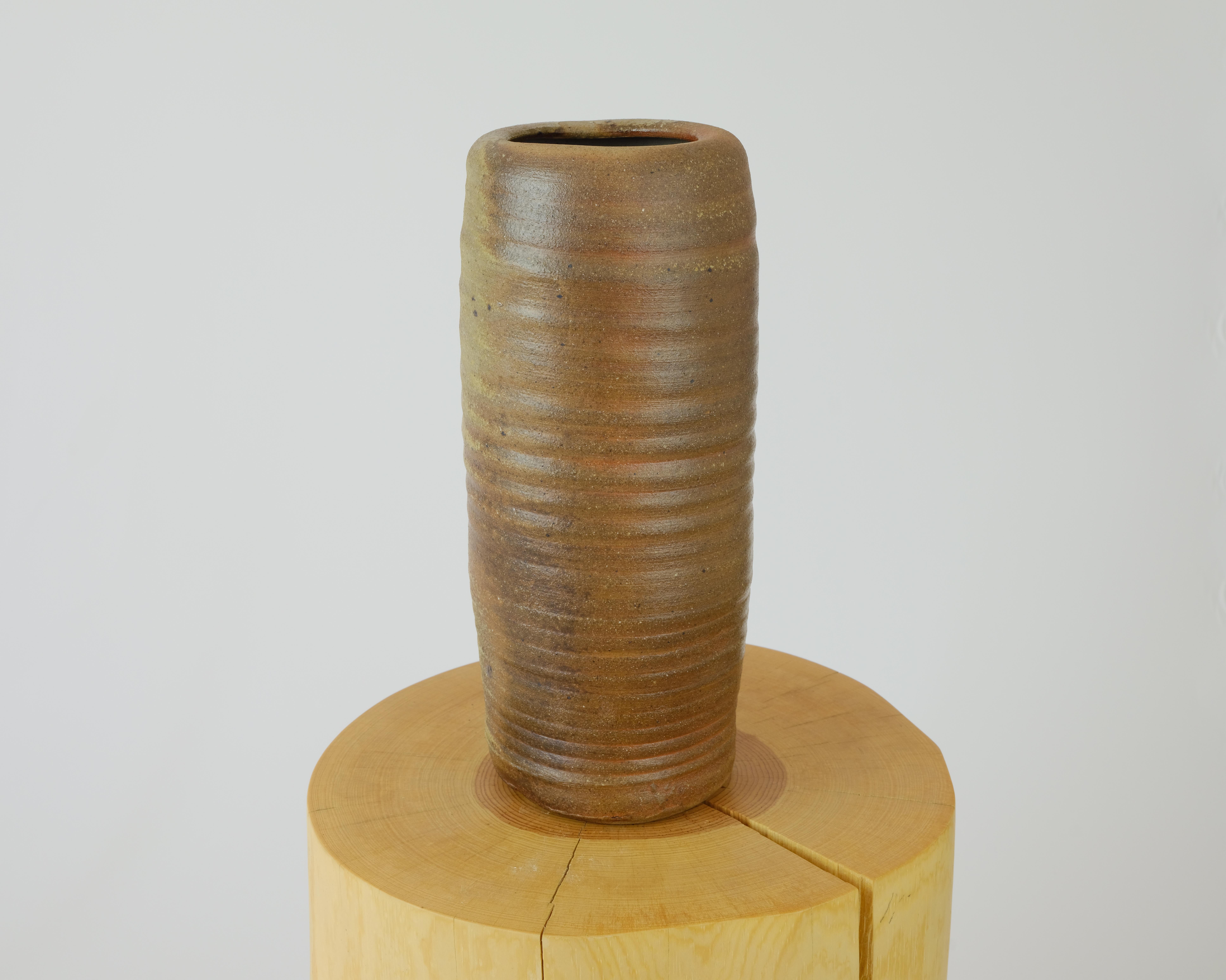 Peter Callas spent years in Kansas City and is often relate to the town this is also where he met and assisted Peter Voulkos for a time this relationship is apparent in his work the influence of Voulkos is strong.

This particular piece is a coil