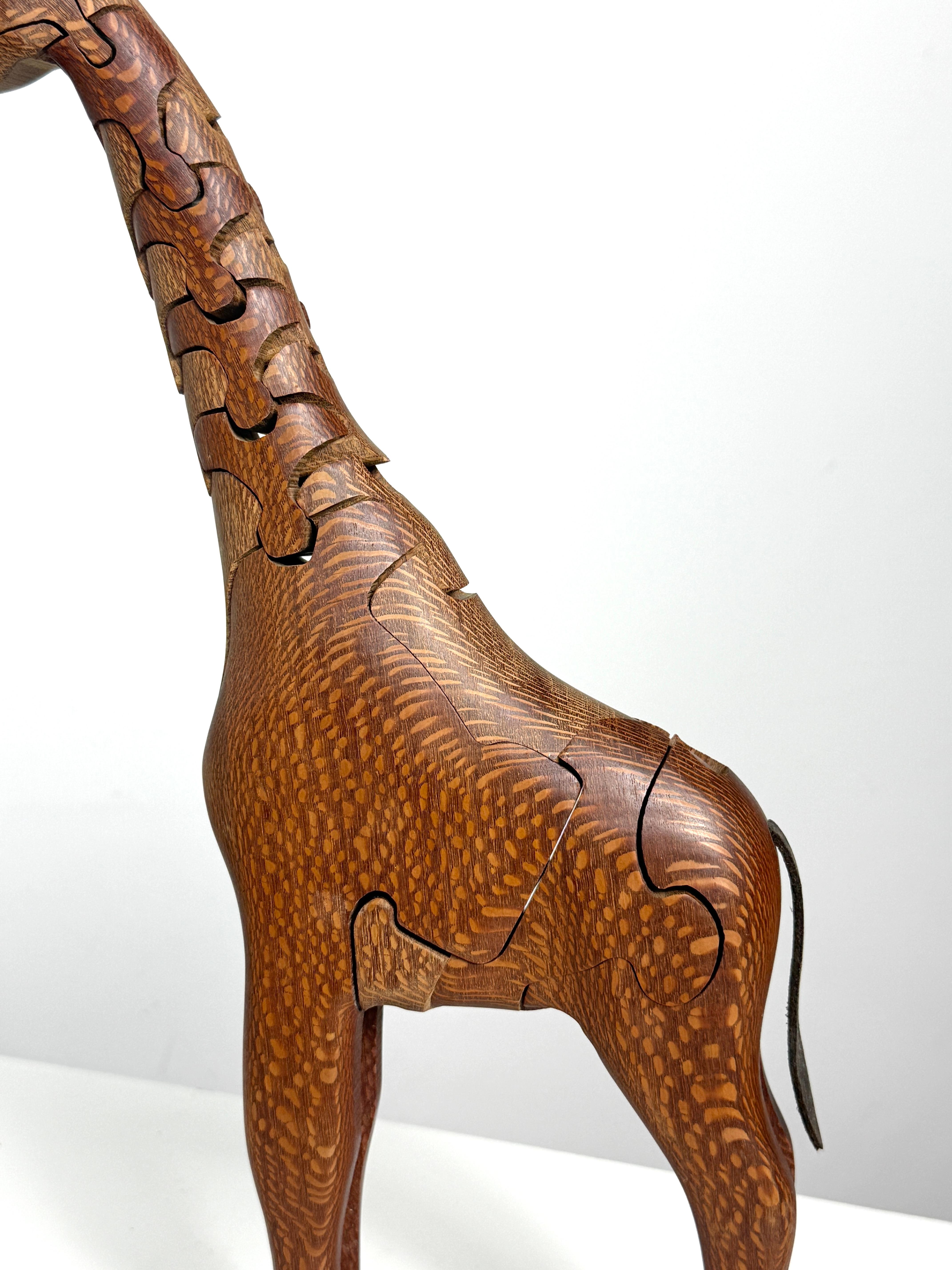 Peter Chapman Studio Craftsman Articulated Wooden Puzzle Giraffe Sculpture In Good Condition In Troy, MI