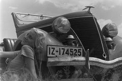 Ford Tour mit einer jungen Frau - 1937