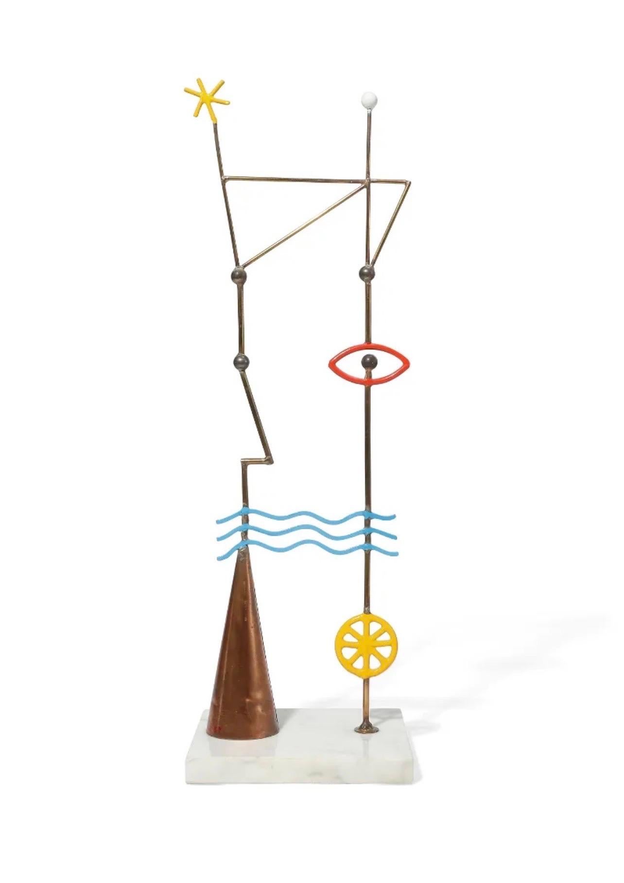 Peter D. Cole (Australier, geb. 1947)
Symbole der Landschaft, 1987
Gemischtes Metall, Emaille und Marmor
unterzeichnet P.D. Cole und datiert
21 x 6 1/2 x 6 in (53 x 16.5 x 15cm) 
Provenienz: Macquarie Galleries, Sydney, Australien, 1987.

Der