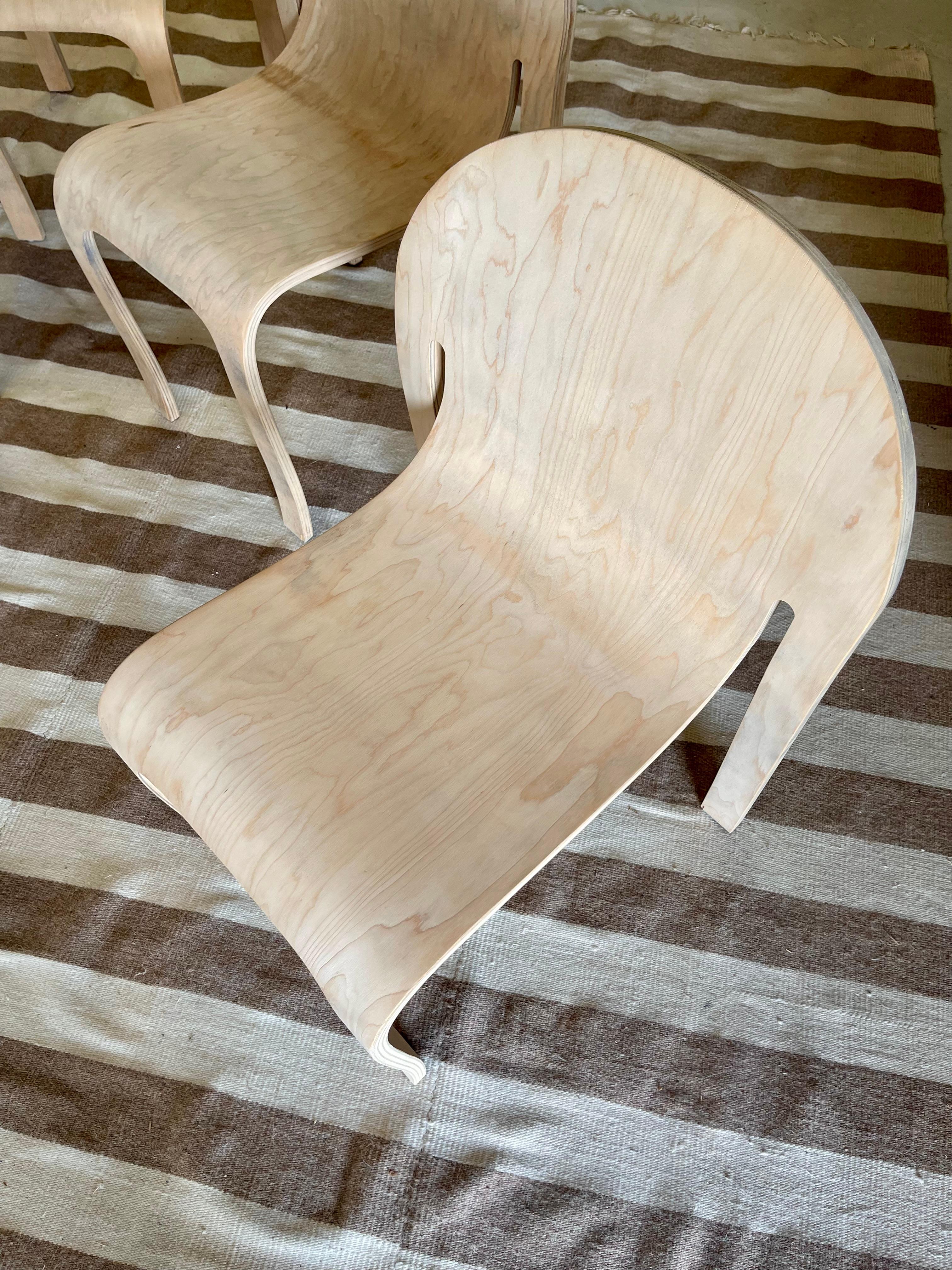 Peter Danko Bodyform Stapelstühle, 5er Set (Furnier) im Angebot