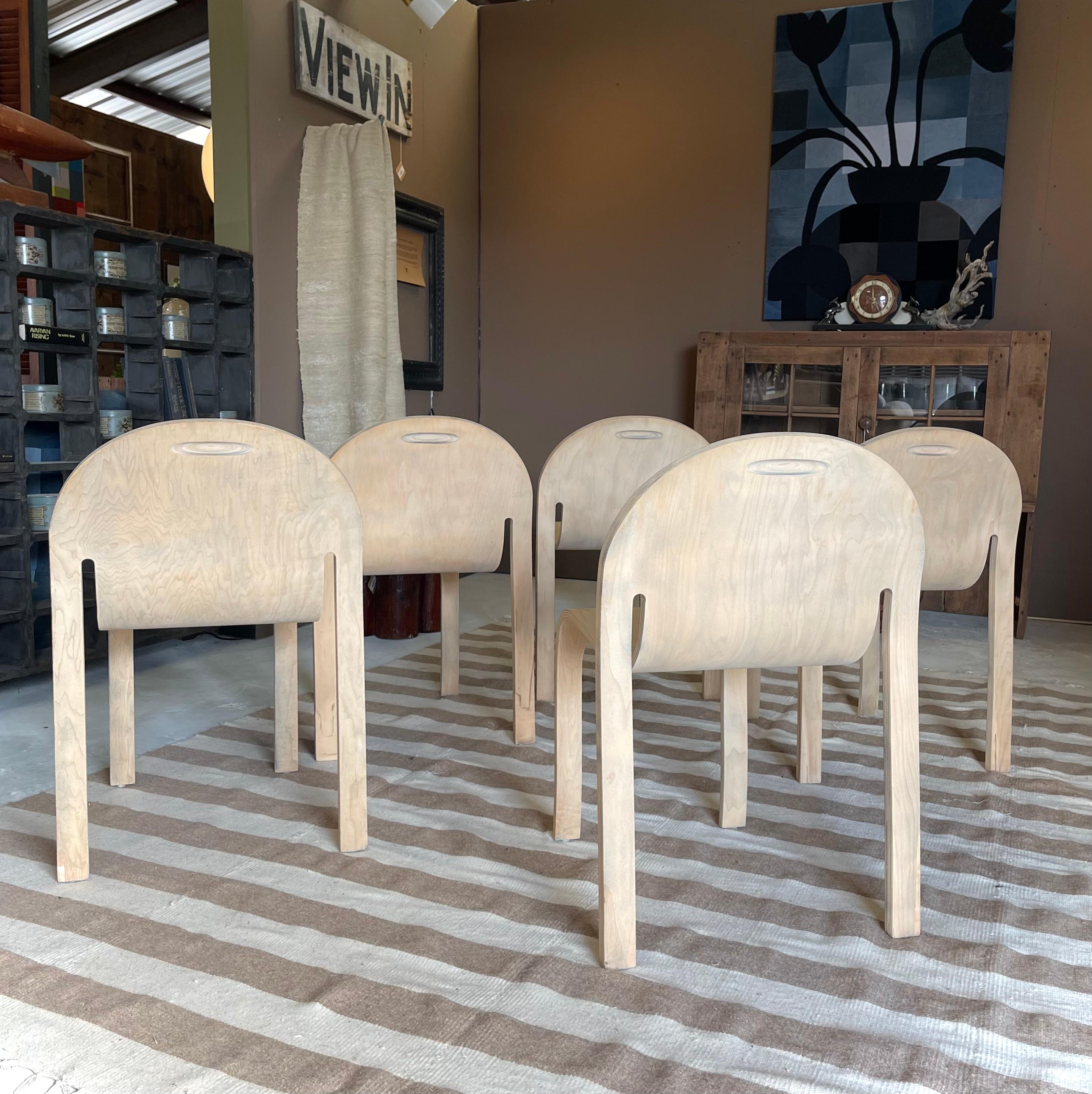 Peter Danko Bodyform Stapelstühle, 5er Set im Zustand „Gut“ im Angebot in Mckinney, TX