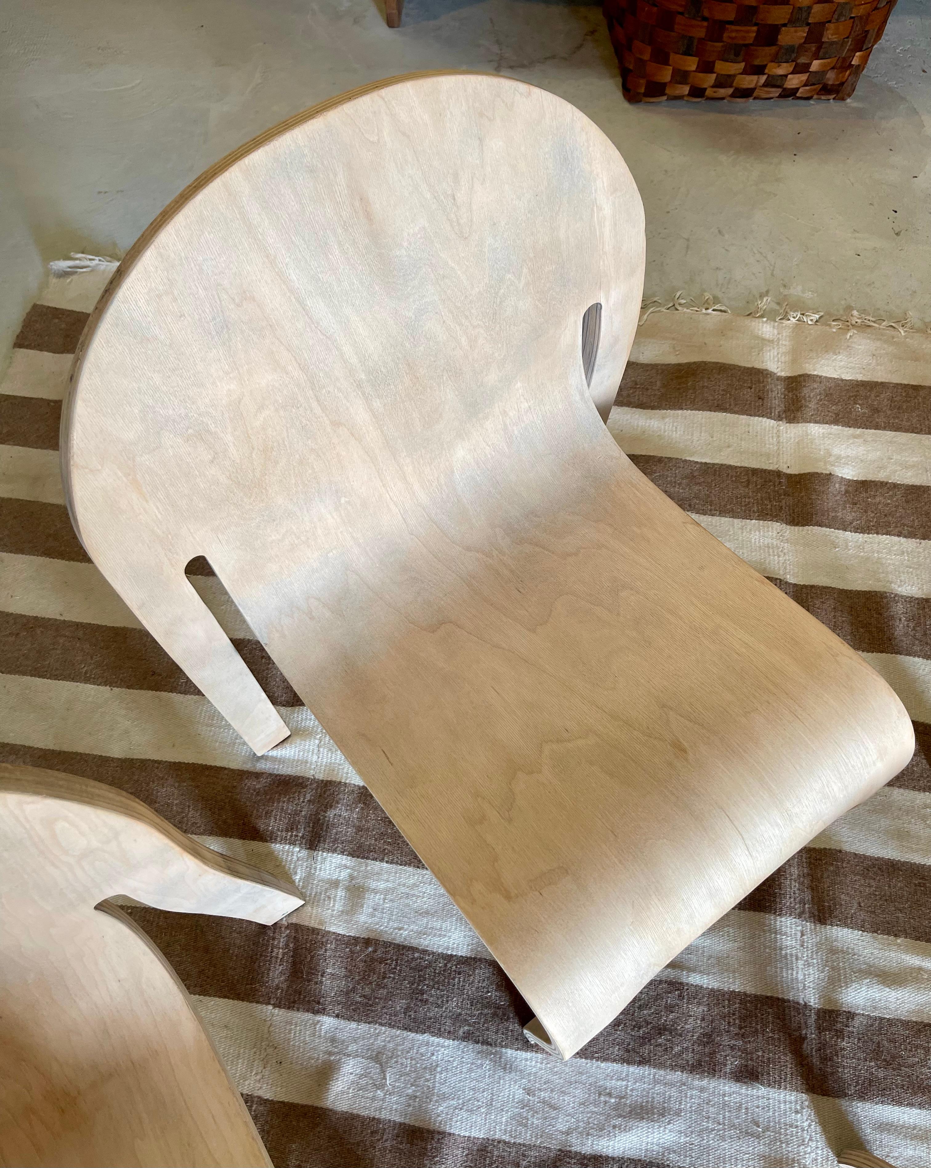 Peter Danko Bodyform Stapelstühle, 5er Set im Angebot 1