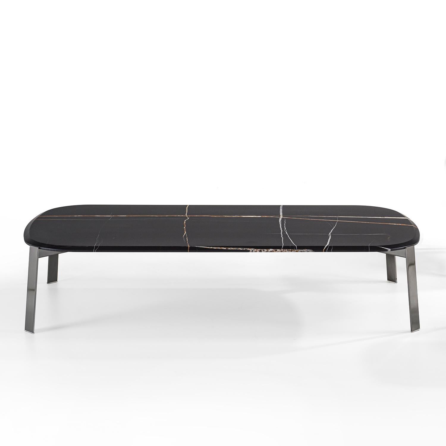 Coffee Table Peter Dark with chromed metal
structure and with black sahara marble top.
Also available with white calacatta marble or with
carnico grey marble top, on request.