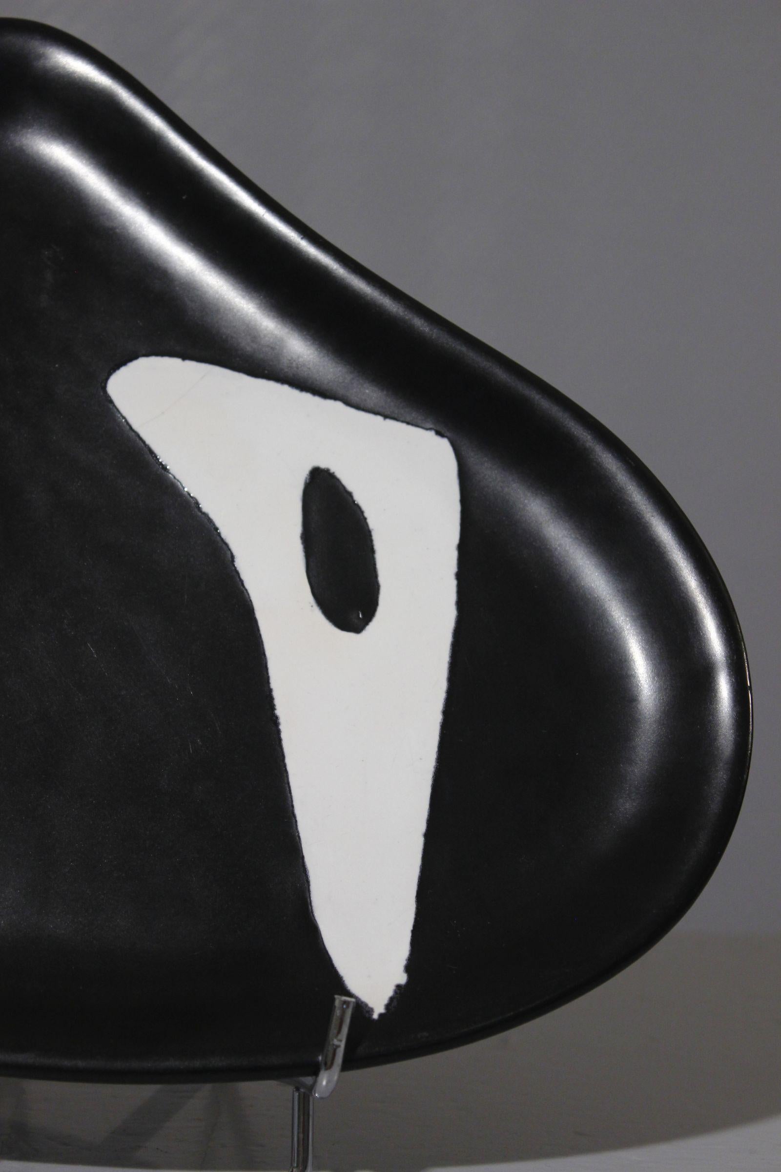 Mid-Century Modern Peter & Denise Orlando free-form dish 1950s black satin enamel abstract design