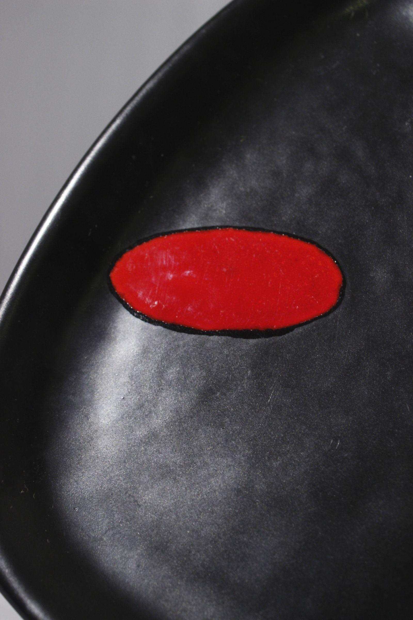 Glazed Peter & Denise Orlando free-form dish 1950s black satin enamel abstract design