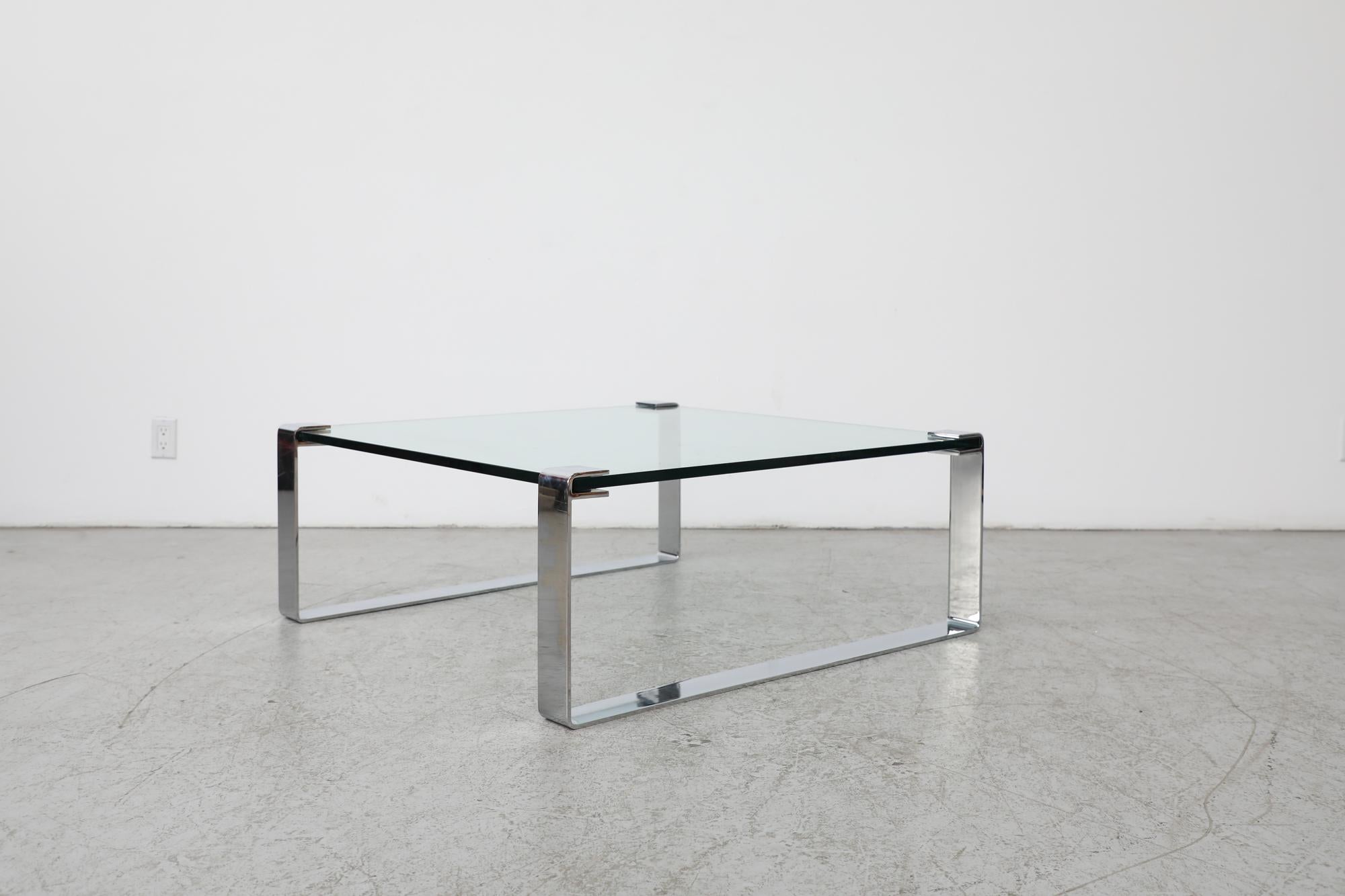 Mid-Century Modern Table basse épaisse Peter Draenert modèle 1022 avec base carrée chromée en vente