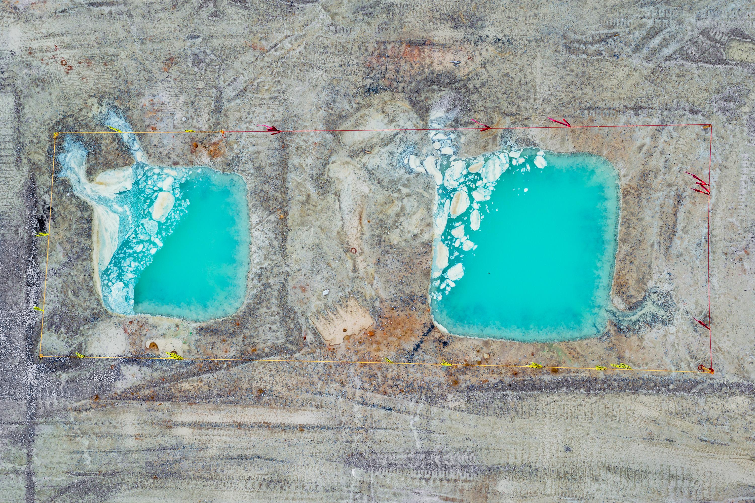 Abstract Photograph de Peter Essick - "Obra en construcción, Stone Mountain, GA nº 4" Fotografía de paisaje - Ansel Adams