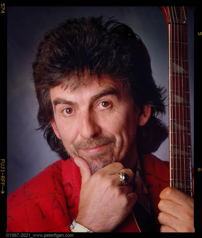 George Harrison con guitarra