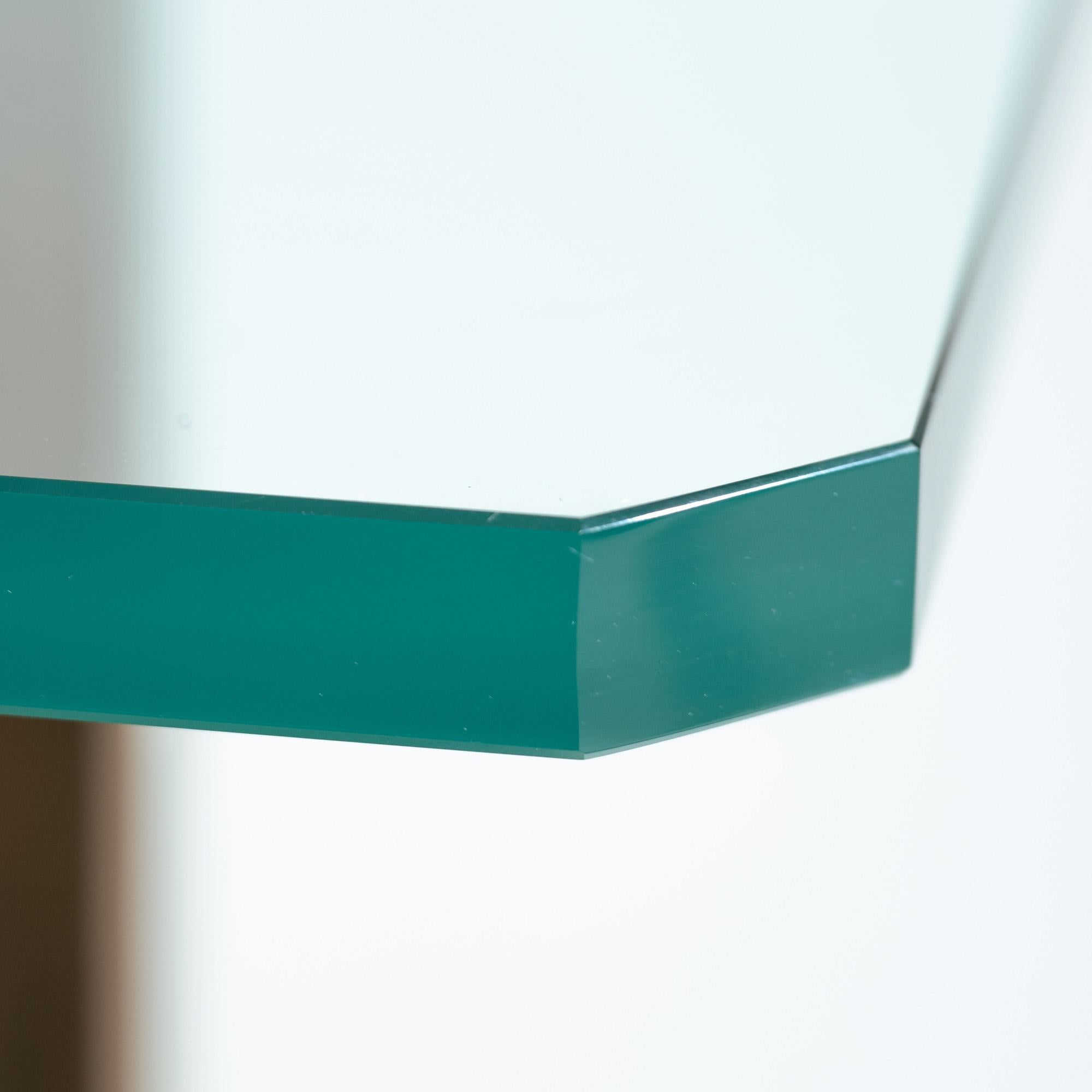 Table d'appoint brutaliste classique en laiton et verre t18 de Peter Ghyczy, Pays-Bas, années 1970 en vente 3