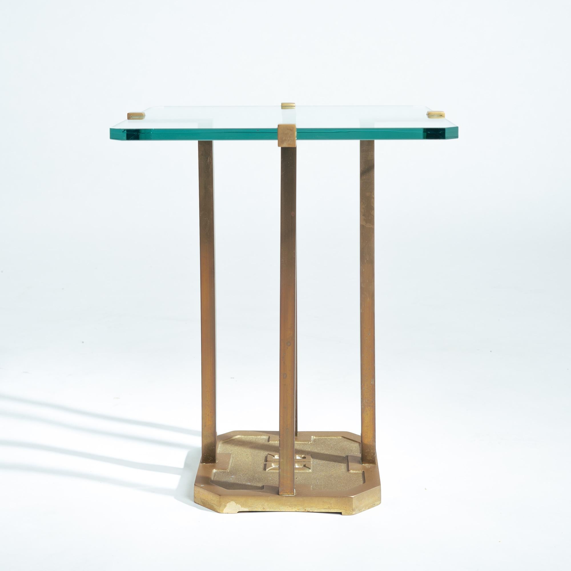 Fin du 20e siècle Table d'appoint brutaliste classique en laiton et verre t18 de Peter Ghyczy, Pays-Bas, années 1970 en vente