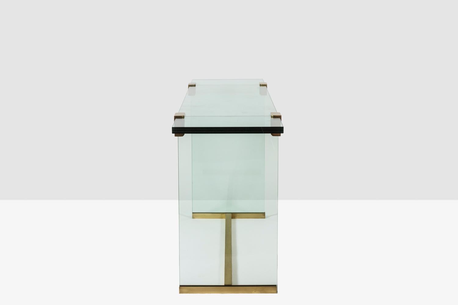 Peter Ghyczy. Konsole aus Glas und vergoldetem Messing. 1970er Jahre. im Angebot 5