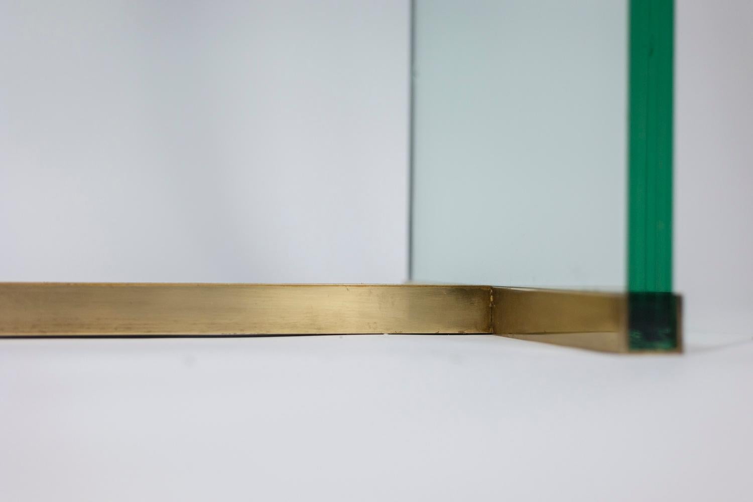 Peter Ghyczy. Konsole aus Glas und vergoldetem Messing. 1970er Jahre. im Angebot 1