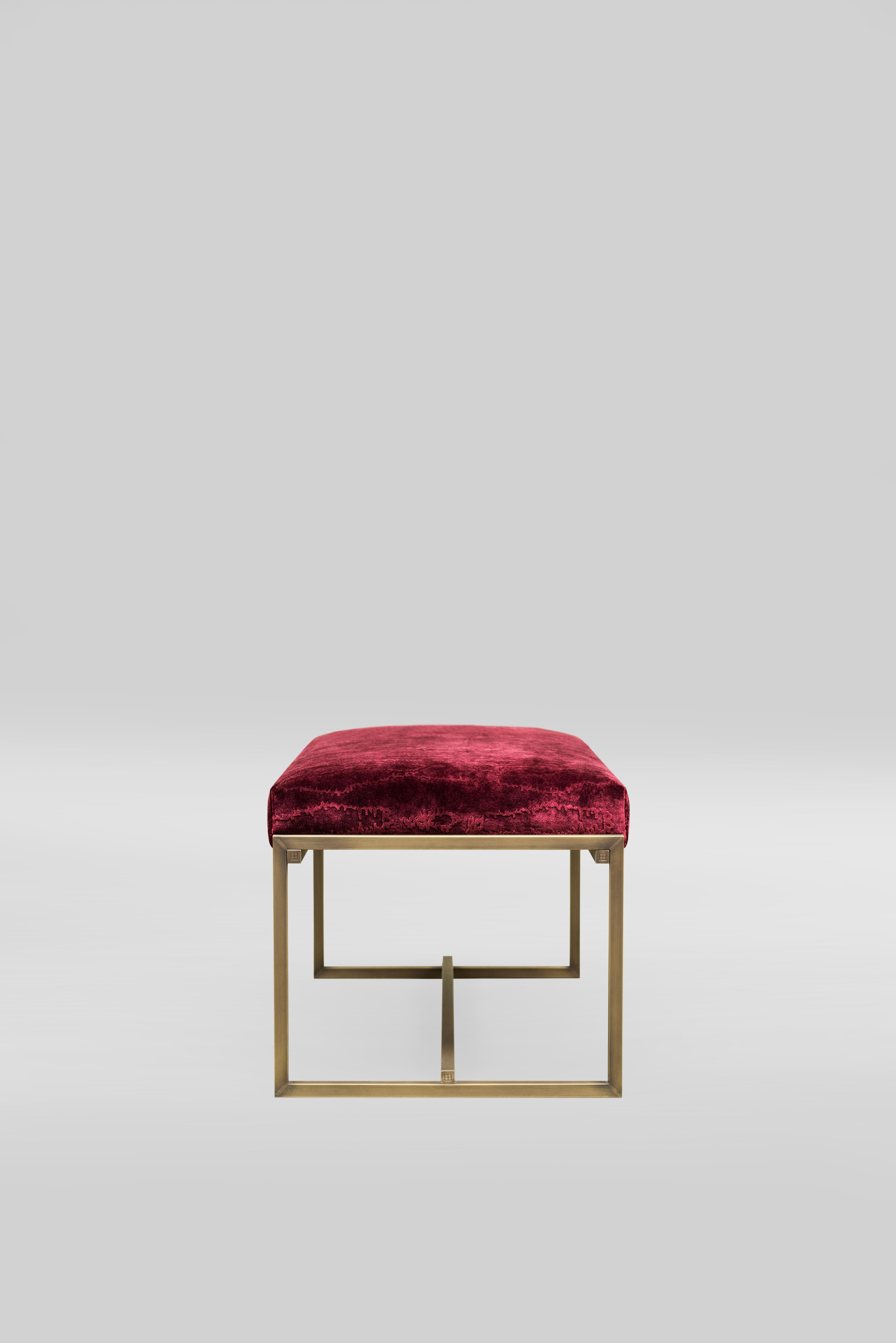 Bench designed by Peter Ghyczy in 2016.
Manufactured by Ghyczy (Netherlands)

Upholstered bench on a slender metal frame. A light weight construction, easy to pick up and move, can be used as footrest or bed-end.

Material and color:
Frame Brass