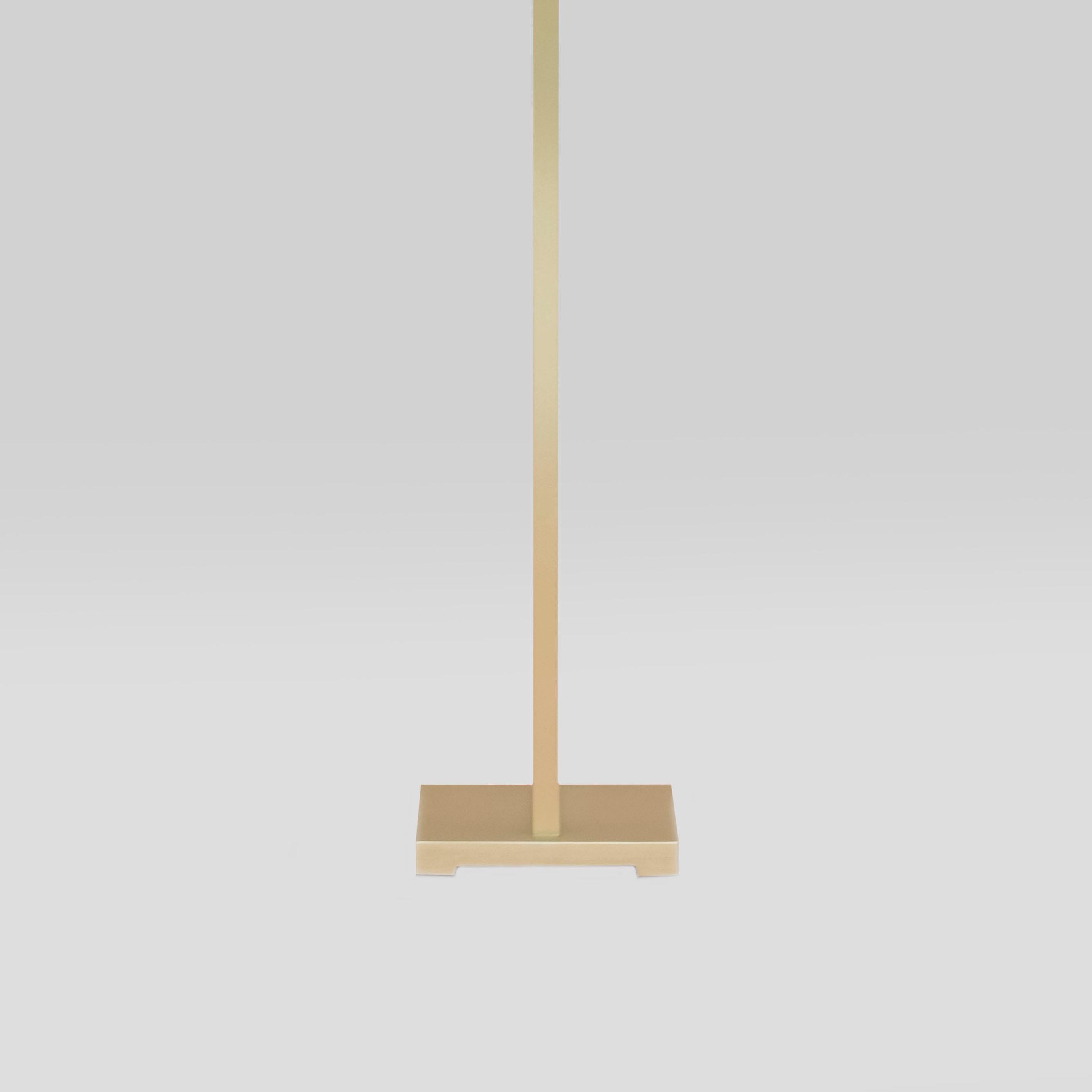 Floor lamp designed by Peter Ghyczy in 2010.
Manufactured by Ghyczy (Netherlands)

Using sandcasted metal, this lampshade features perfectly symmetrical beams at its base. Minimal in look, at first glance this lamp appears to be levitating, yet