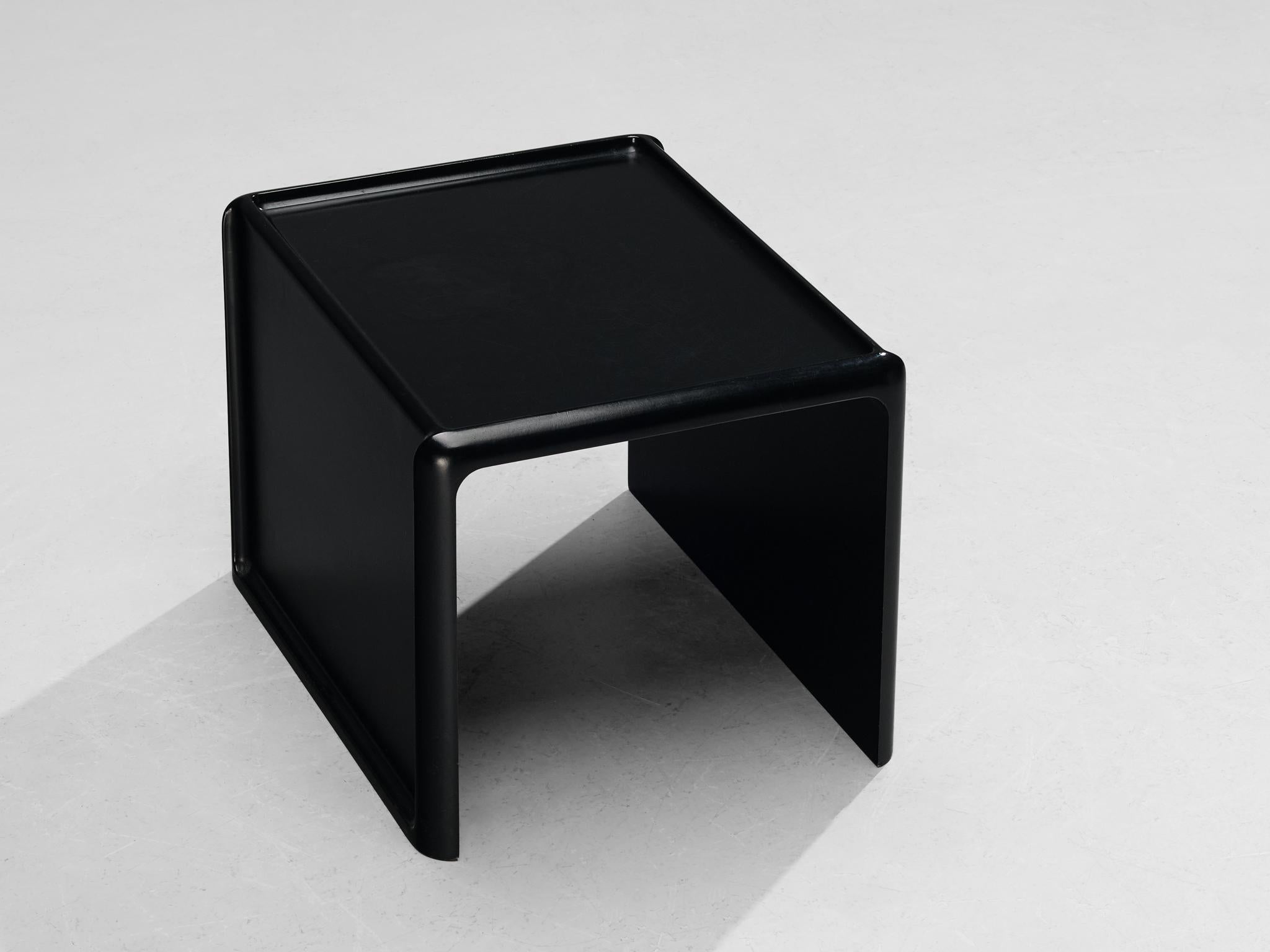 Peter Ghyczy for Horn Collection, side table, lacquered polyurethane, Germany, 1970s 

This side table is designed by Peter Ghyczy (1940-2022), who is particularly known for his creation of the iconic ‘Garden Egg Chair’ (1968). His oeuvre is