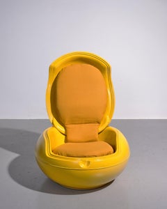Peter Ghyczy 'Garden Egg' Chair For Reuters