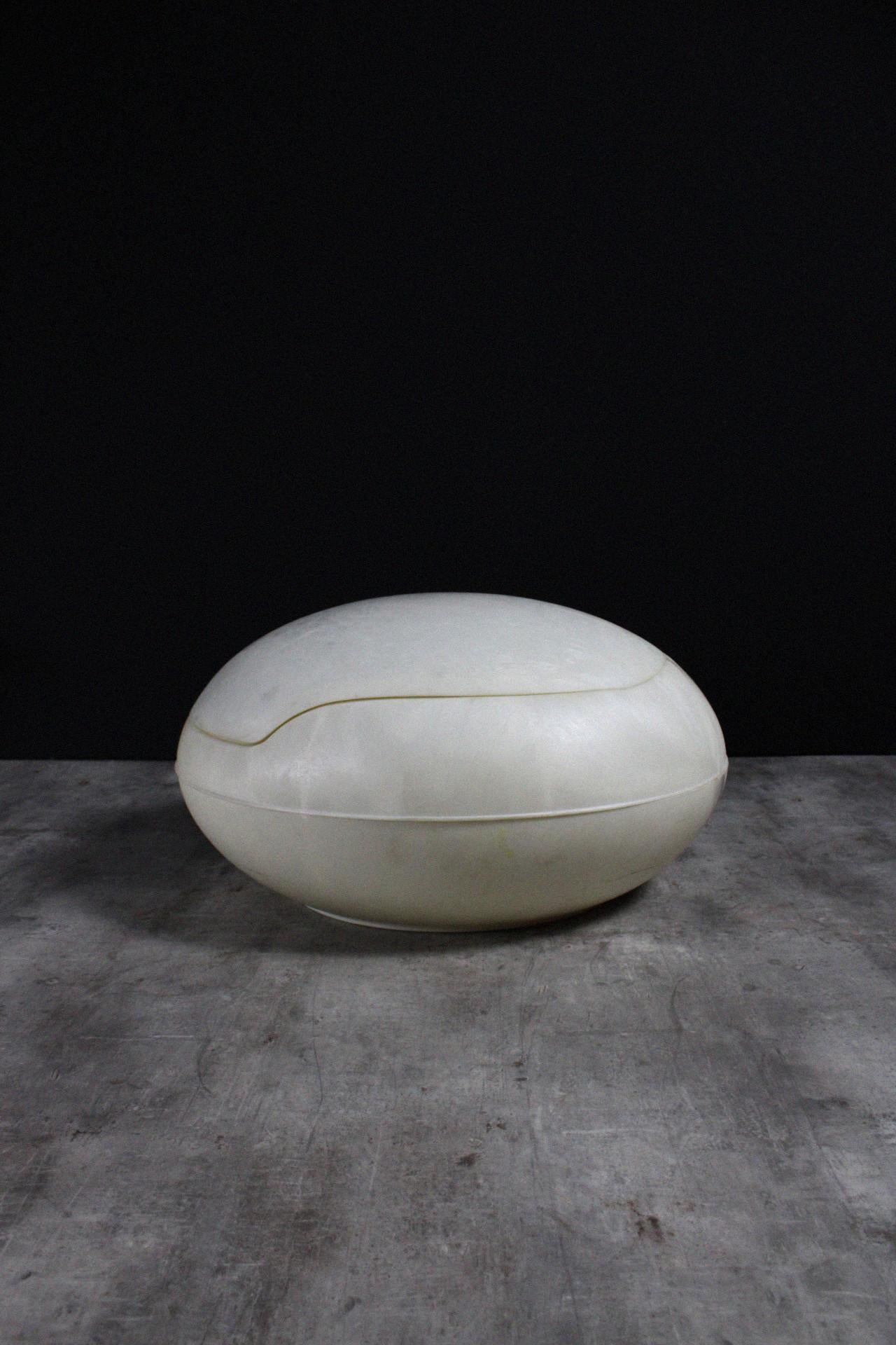 Peter Ghyczy Garden Egg Chair Signed Space Age Lounge 90's Black Marble White In Good Condition For Sale In Antwerpen, BE