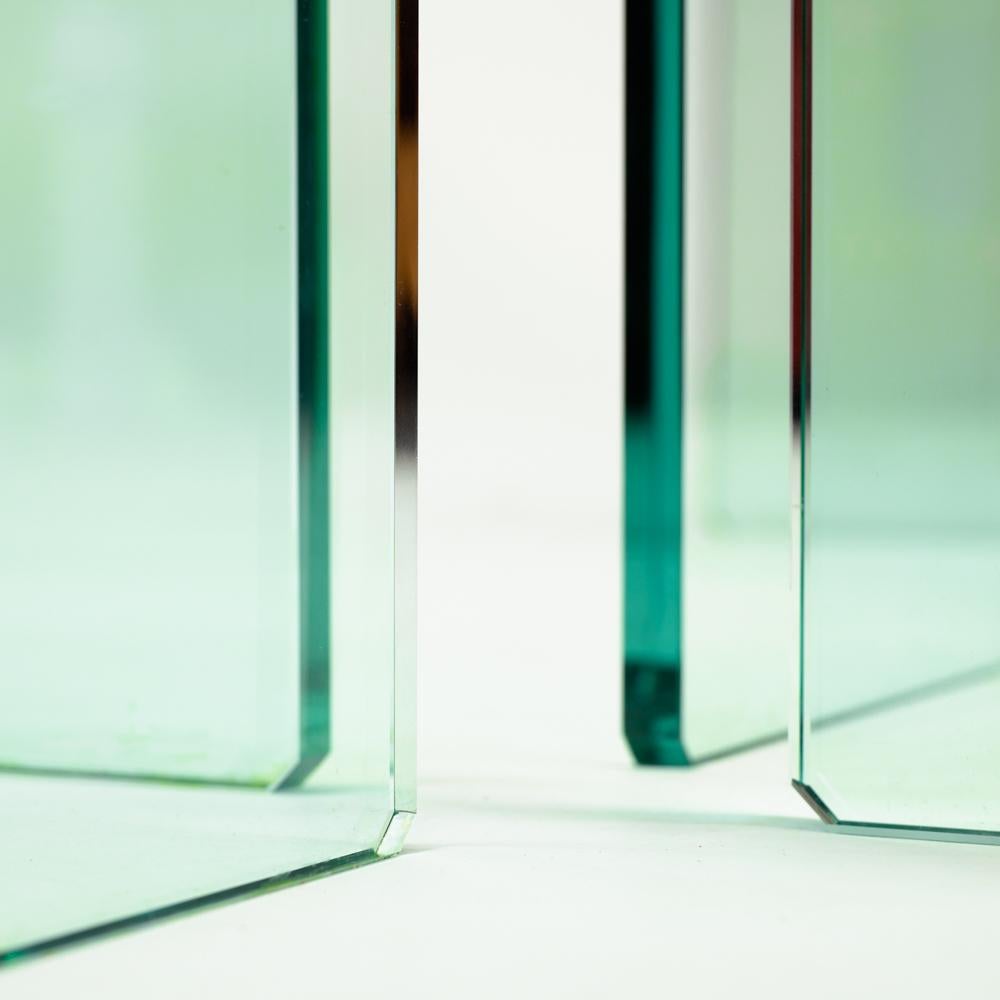 Néerlandais  Table basse rectangulaire en verre et bronze Peter Ghyczy en vente