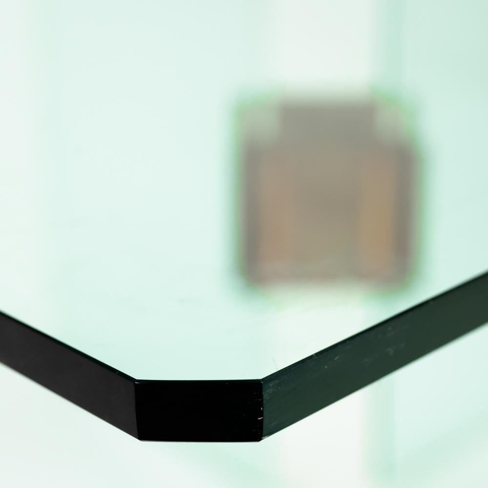  Table basse rectangulaire en verre et bronze Peter Ghyczy en vente 1