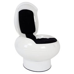 Peter Ghyczy spririt white lacquered "Egg" Lounge Chair