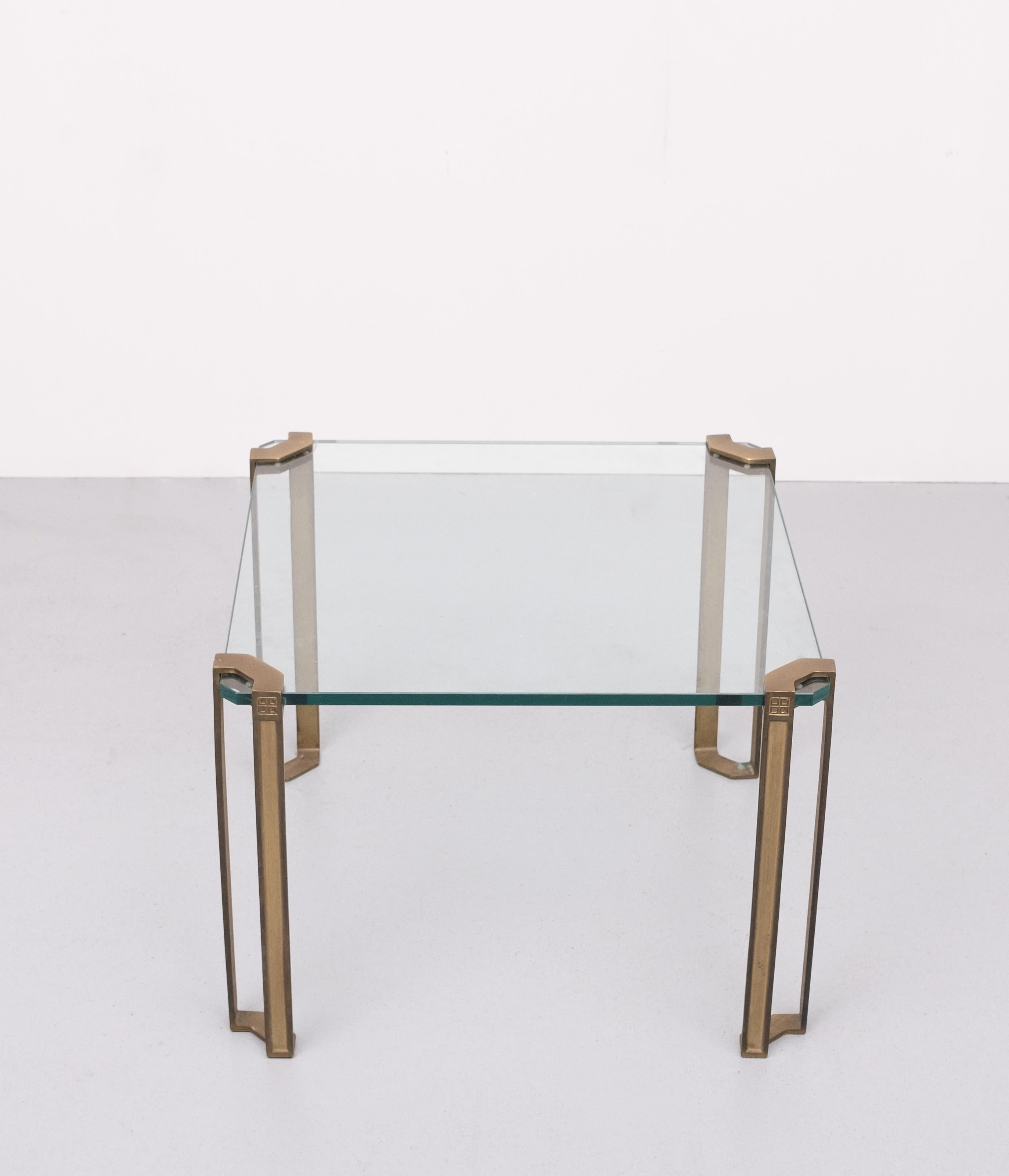 Peter Ghyczy, quadratischer Couchtisch oder Beistelltisch, 1970er Jahre (Ende des 20. Jahrhunderts) im Angebot