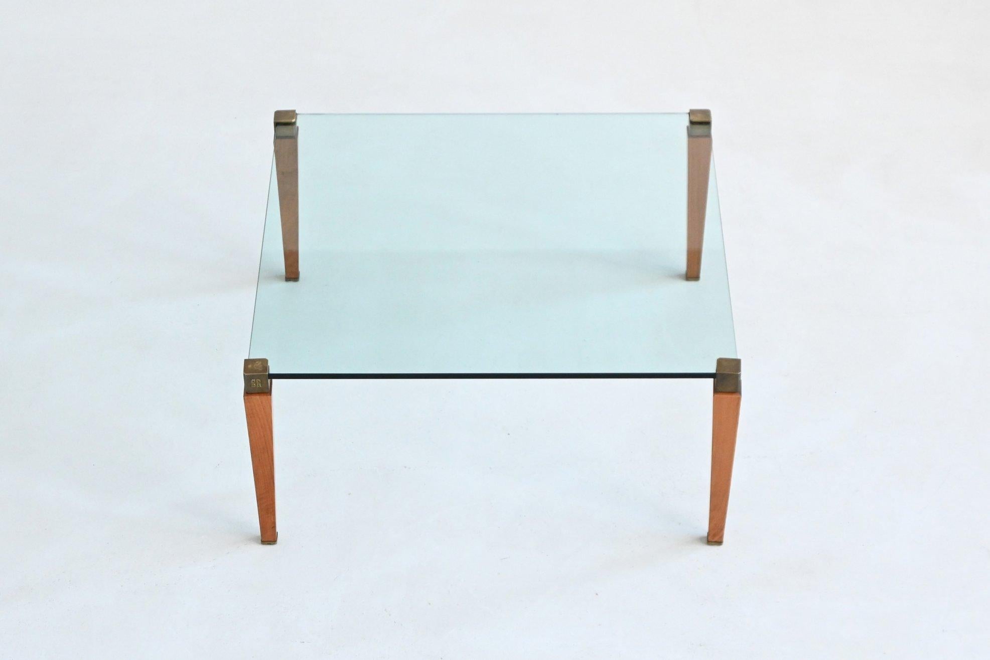 Peter Ghyczy mesa de centro cuadrada latón y cristal Países Bajos 1970 en Bueno estado para la venta en Etten-Leur, NL