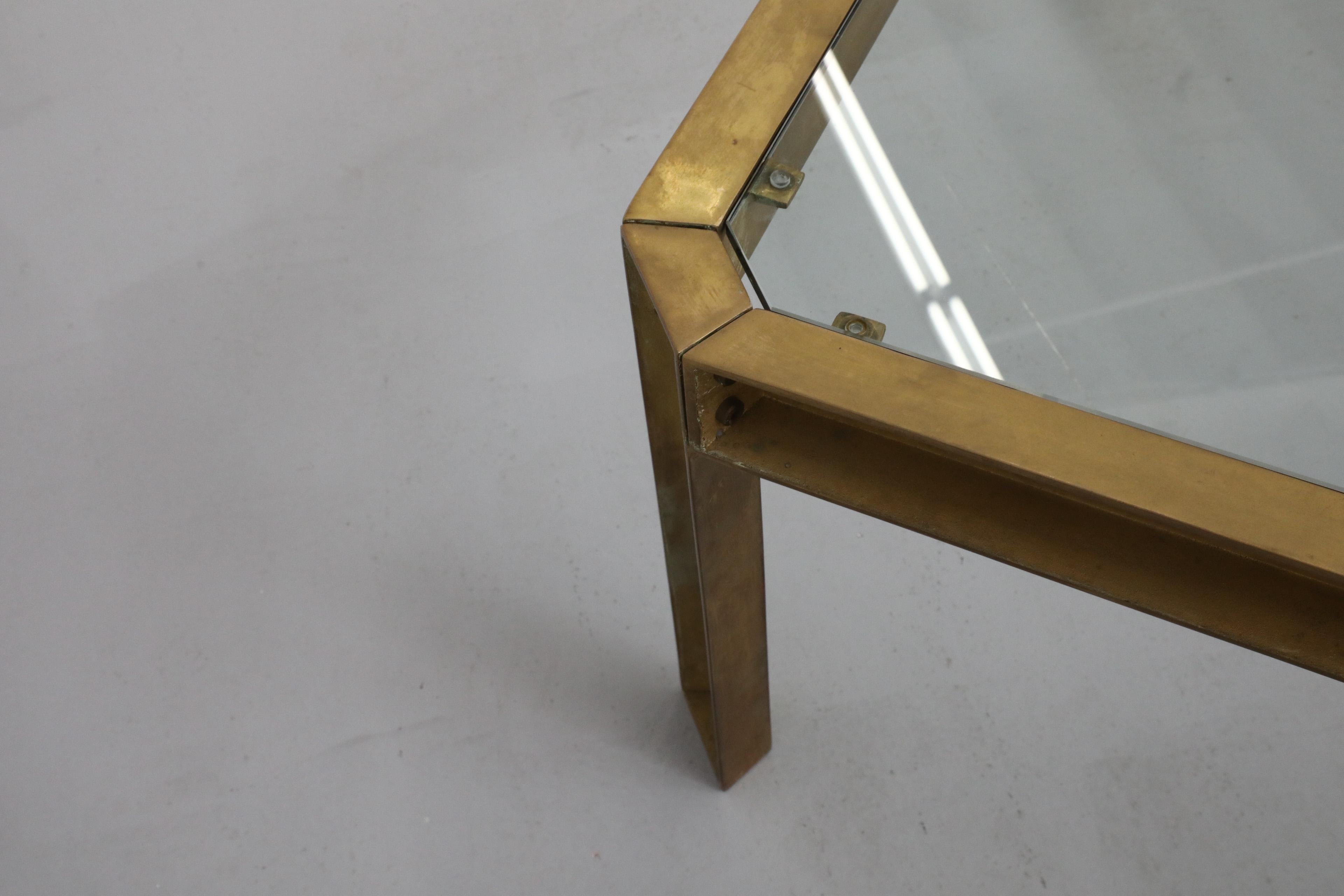 Peter Ghyczy T09 Couchtisch aus Messing und Glas im Industriestil im Angebot 5