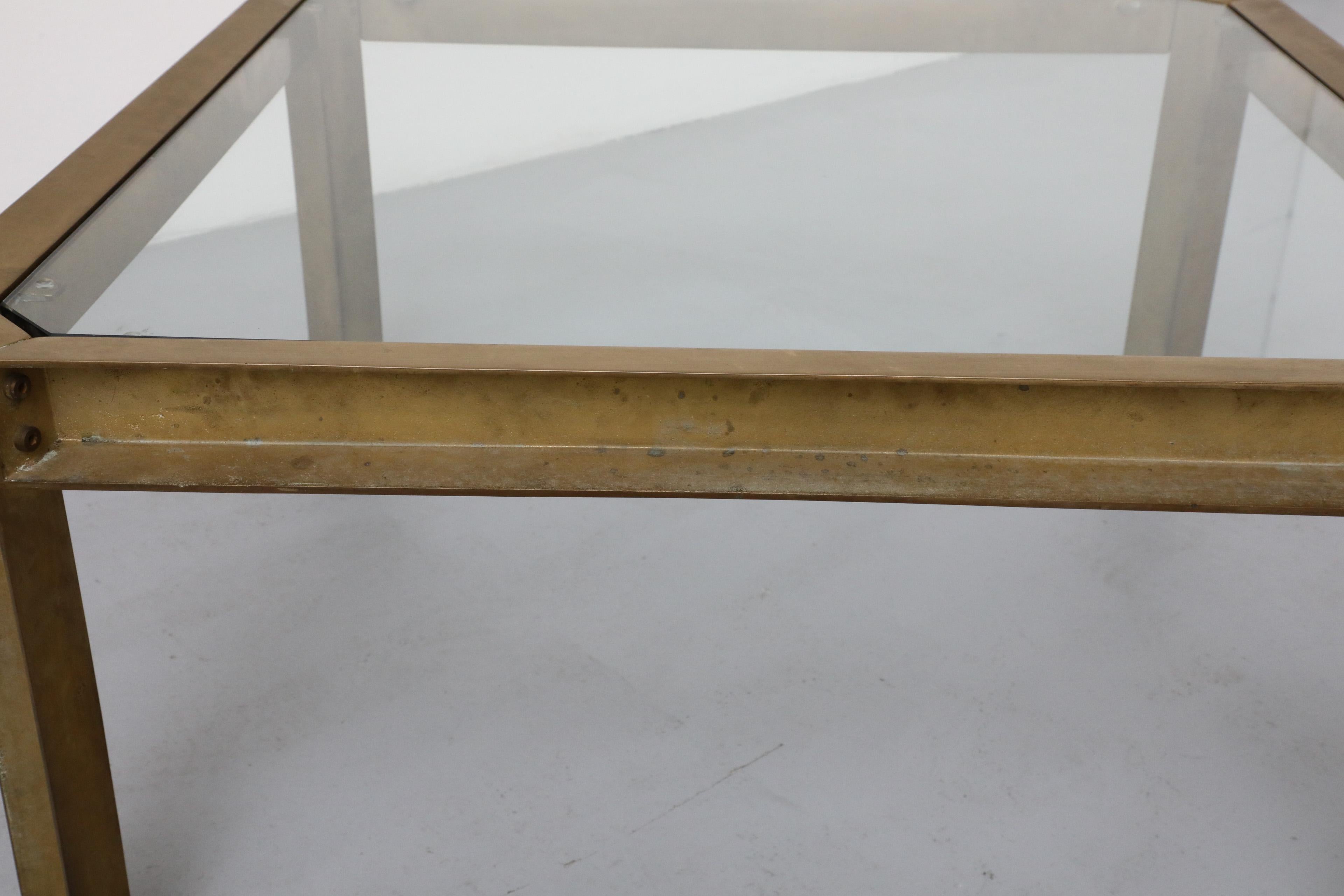Peter Ghyczy T09 Couchtisch aus Messing und Glas im Industriestil im Angebot 6