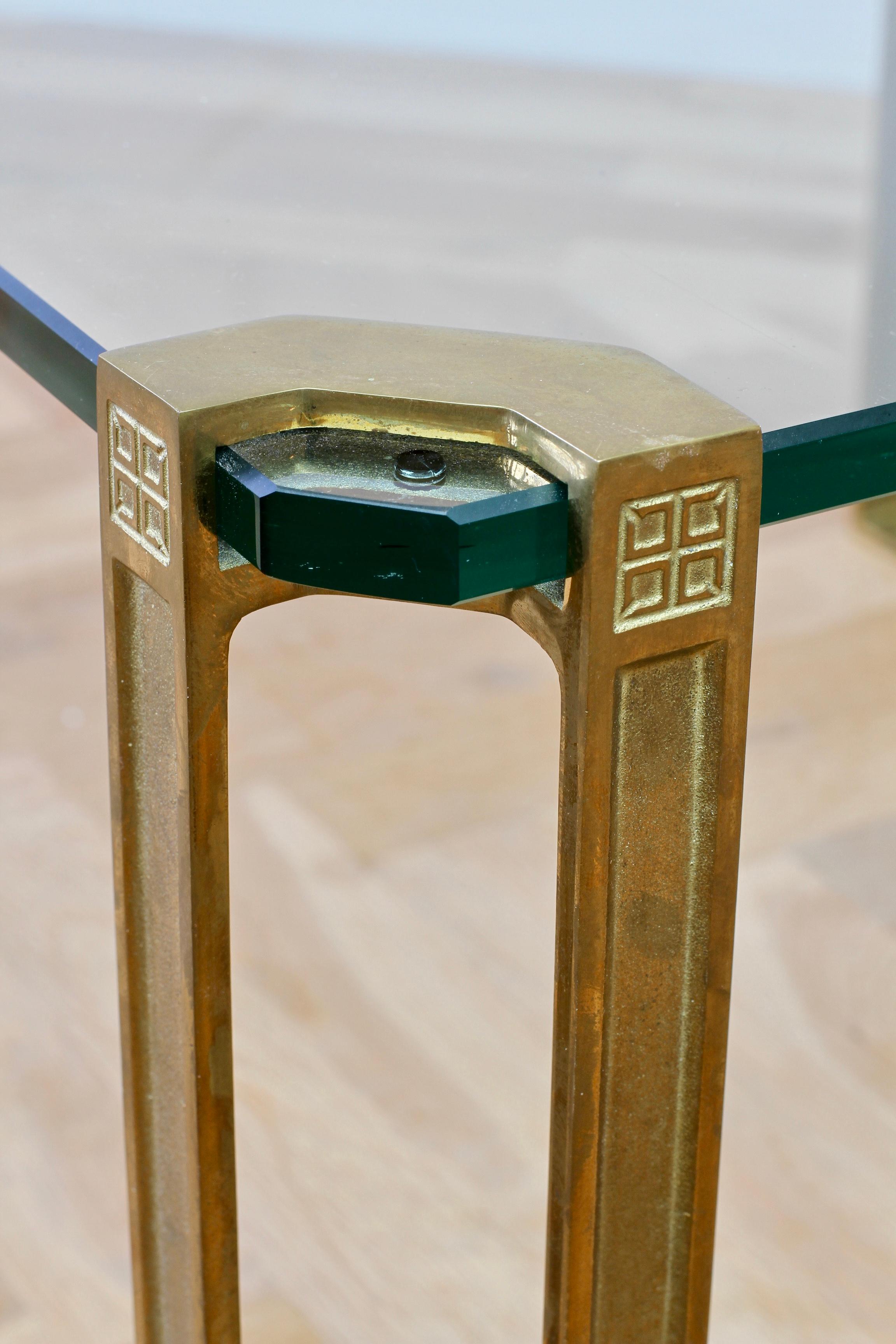 Peter Ghyczy T24 Pioneer Paire de tables basses / d'appoint carrées en verre et bronze moulé en vente 5