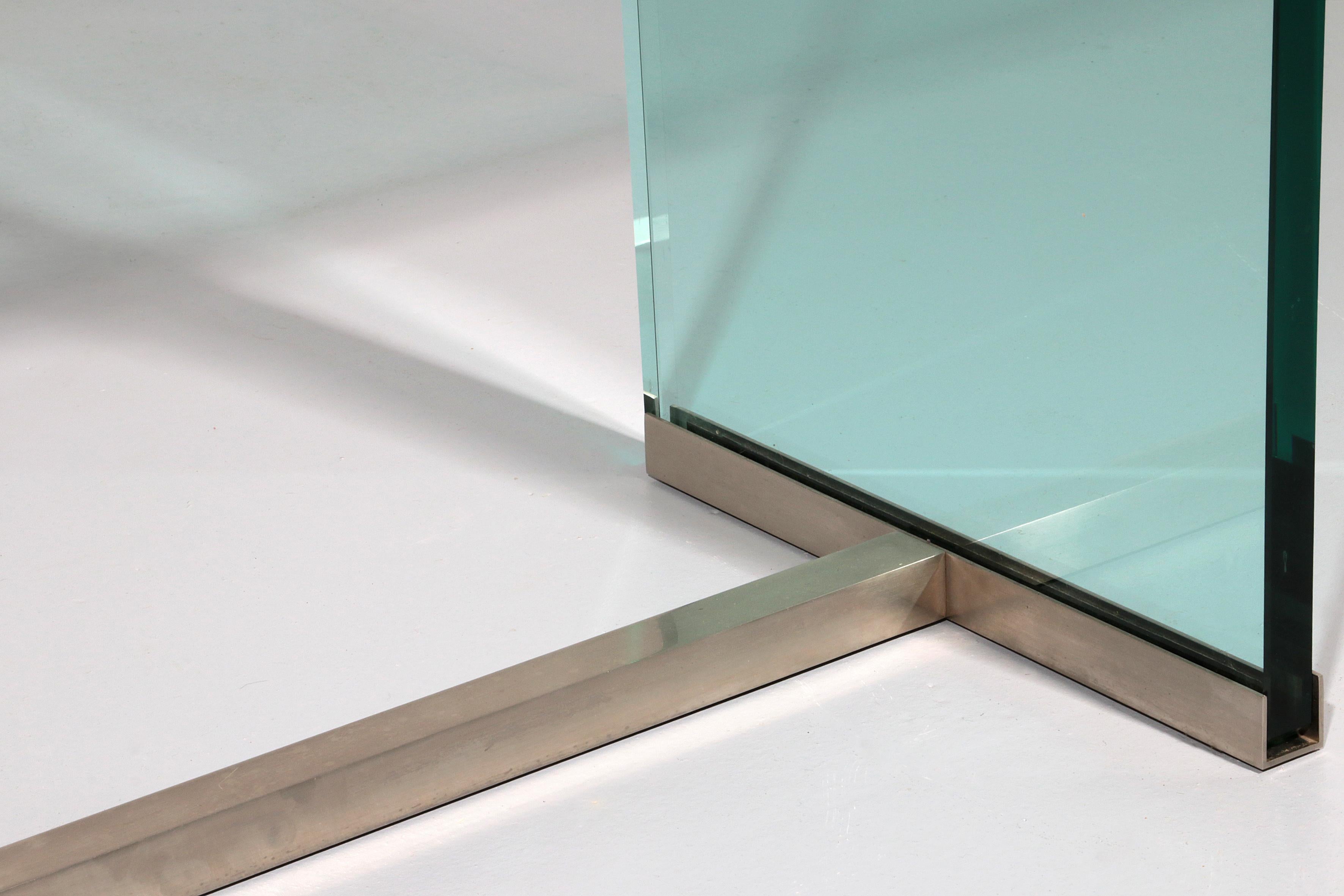 Peter Ghyzcy Beistelltisch Model No. T30 massiv Glas 1960 im Zustand „Gut“ im Angebot in Oirlo, LI