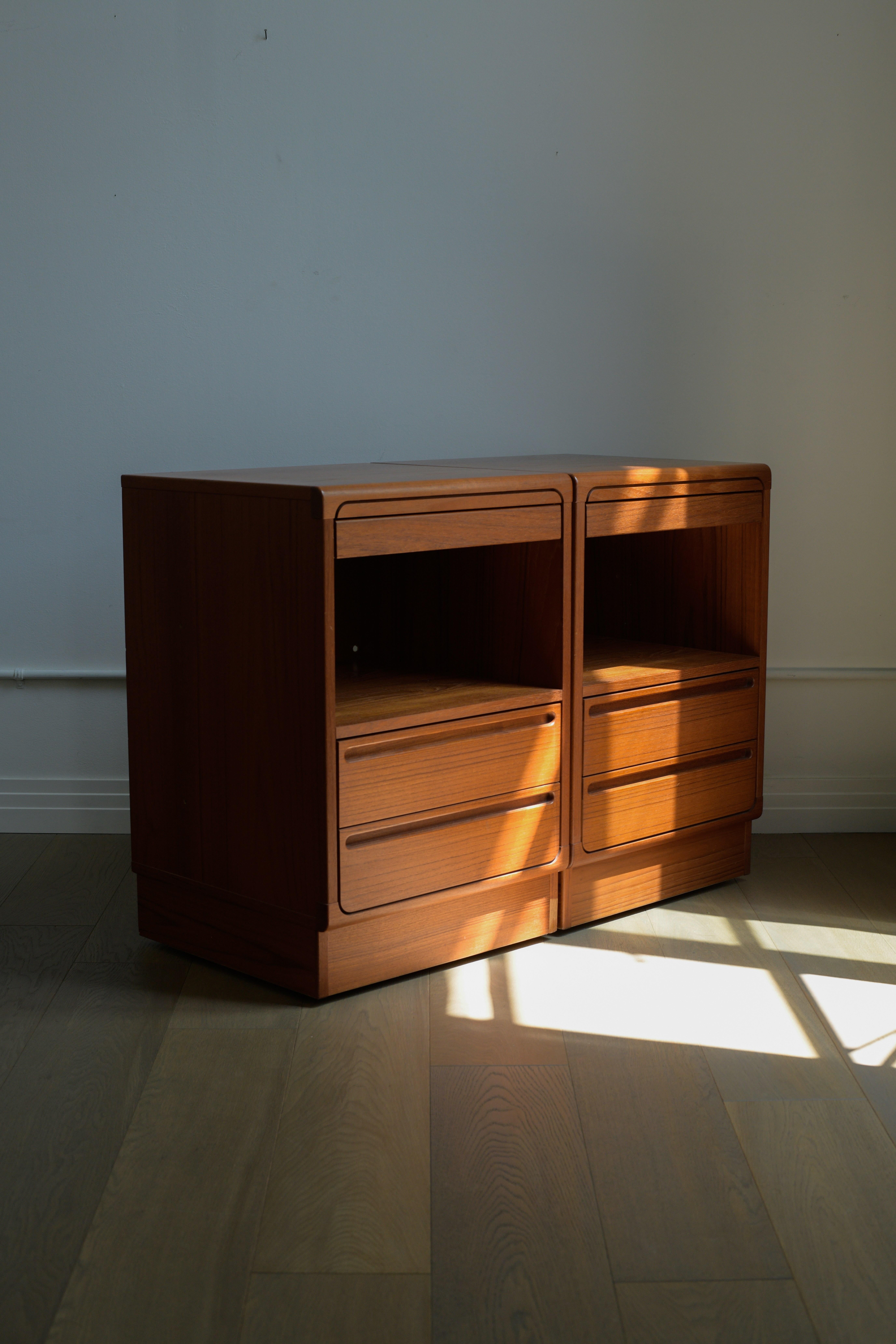 Mid-Century Modern Peter Graves Sorensen for Torring Design tête de lit et tables de nuit grand format en vente