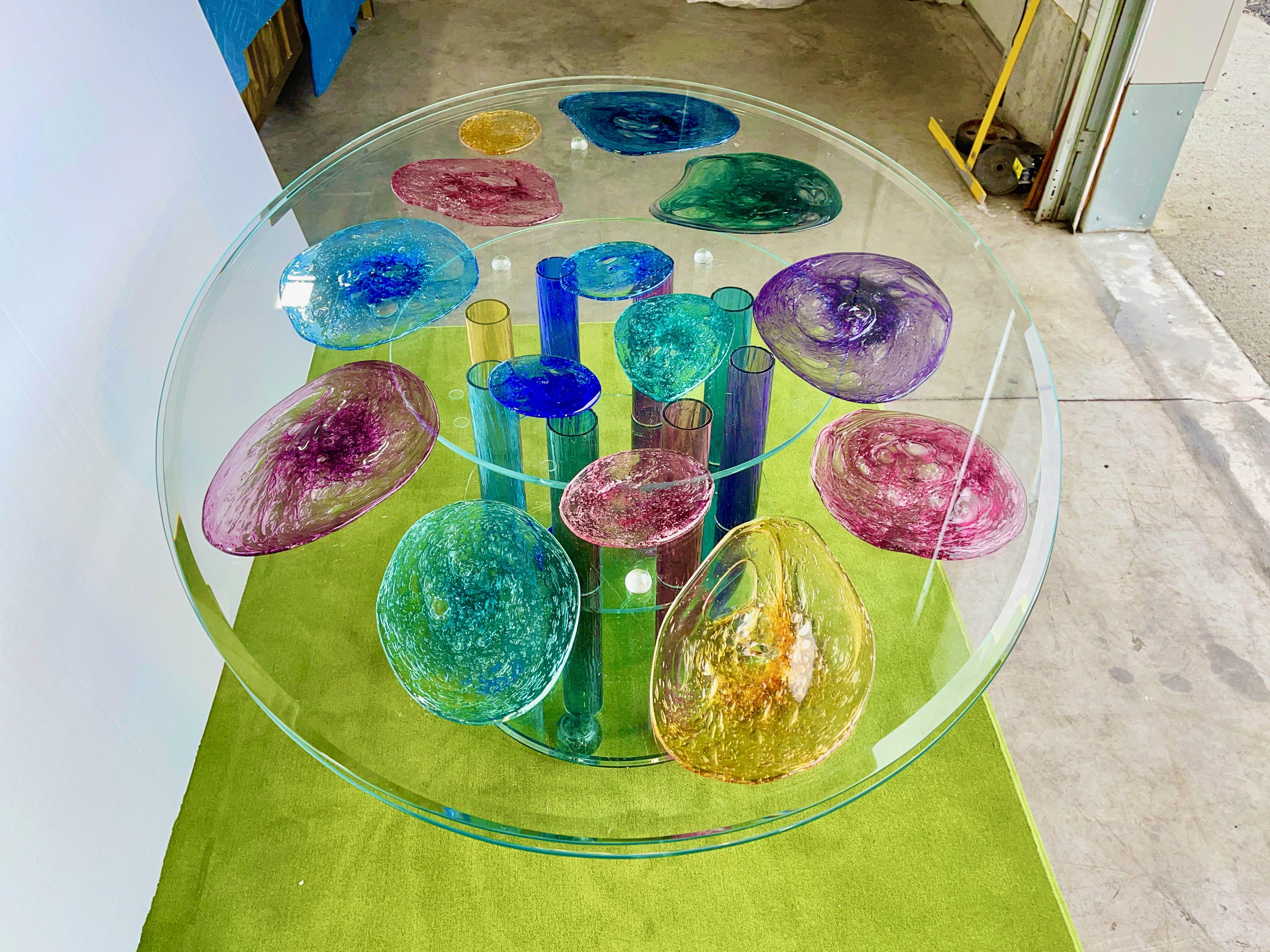 Peter Greenwood Ovaler Esstisch aus Kunstglas im Angebot 6